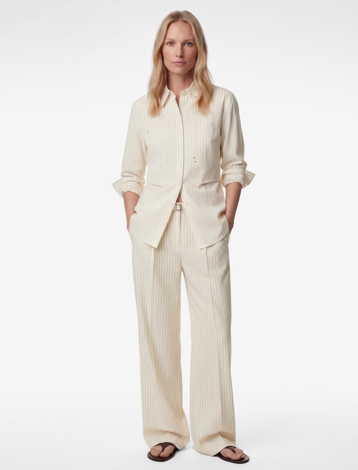  Regular Fit Uzun Kollu Klasik Yaka Çiçek Nakışlı Düğmeli Çizgili Gömlek