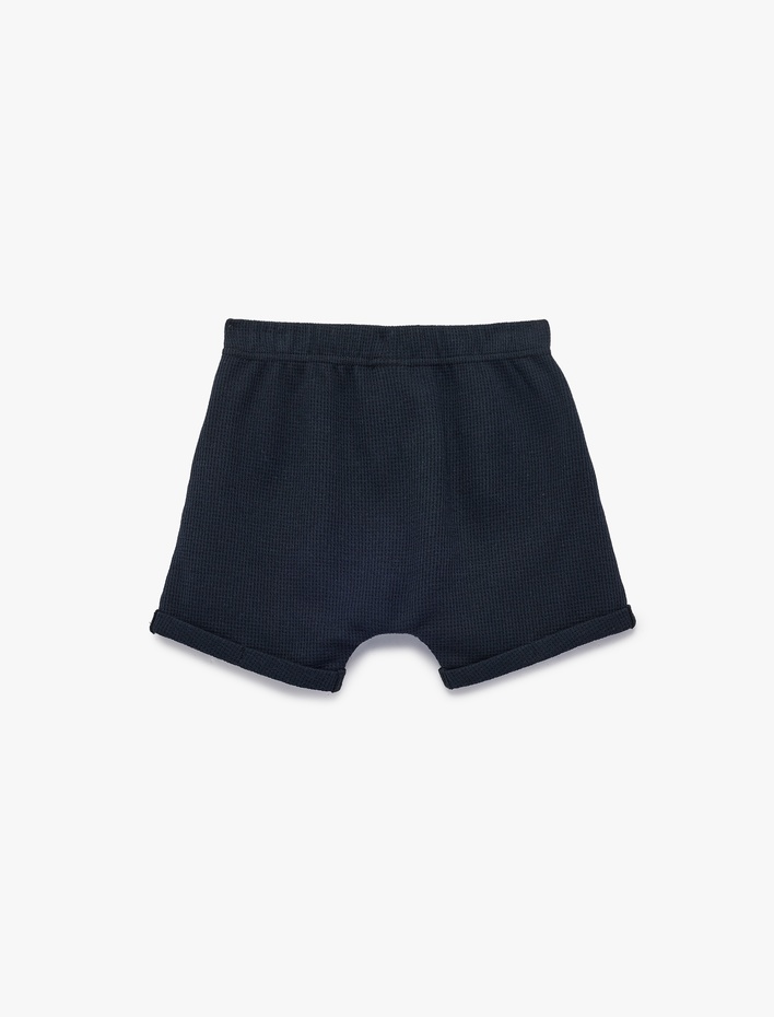 Erkek Bebek Beli Lastikli Dokulu Düğme Detaylı Şort
