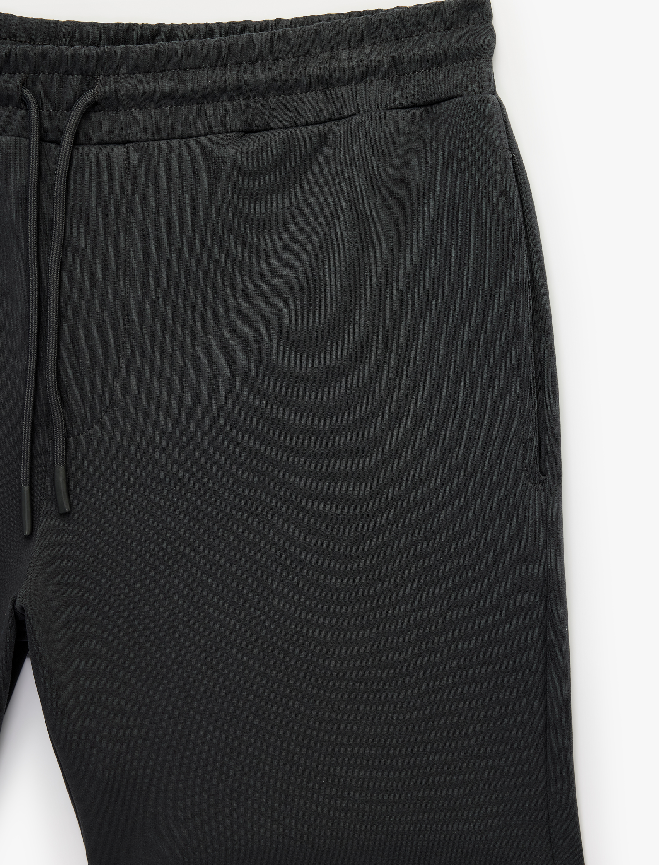   Rahat Kalıp Pamuklu Cepli Beli Bağcıklı Spor Şort