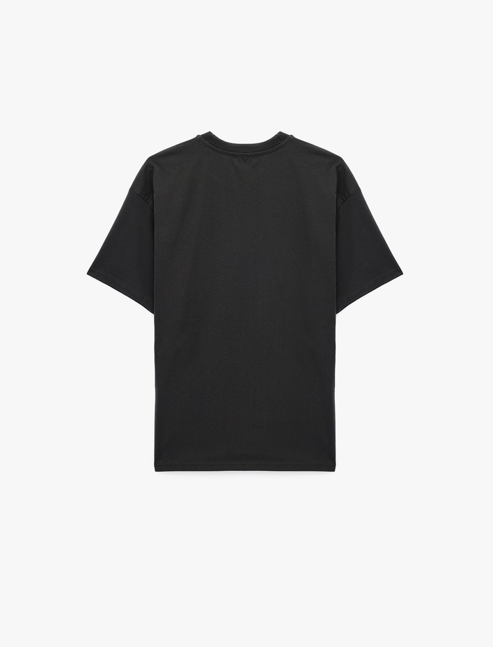  Rahat Kalıp Kısa Kollu Pamuklu Bisiklet Yaka Nakışlı Tişört