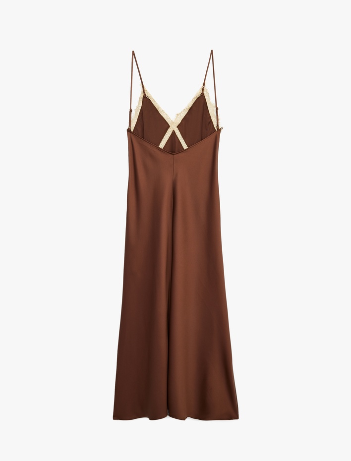  Dantel Detaylı İnce Askılı Uzun Saten Slip Elbise