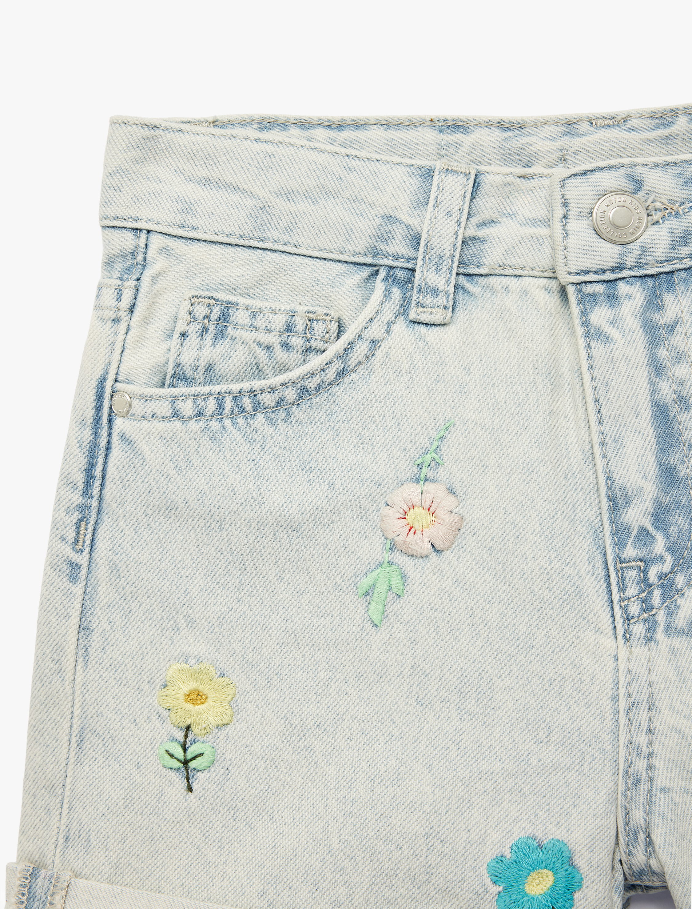  Kız Çocuk Pamuklu Çiçek Nakışlı Cep Detaylı Denim Şort