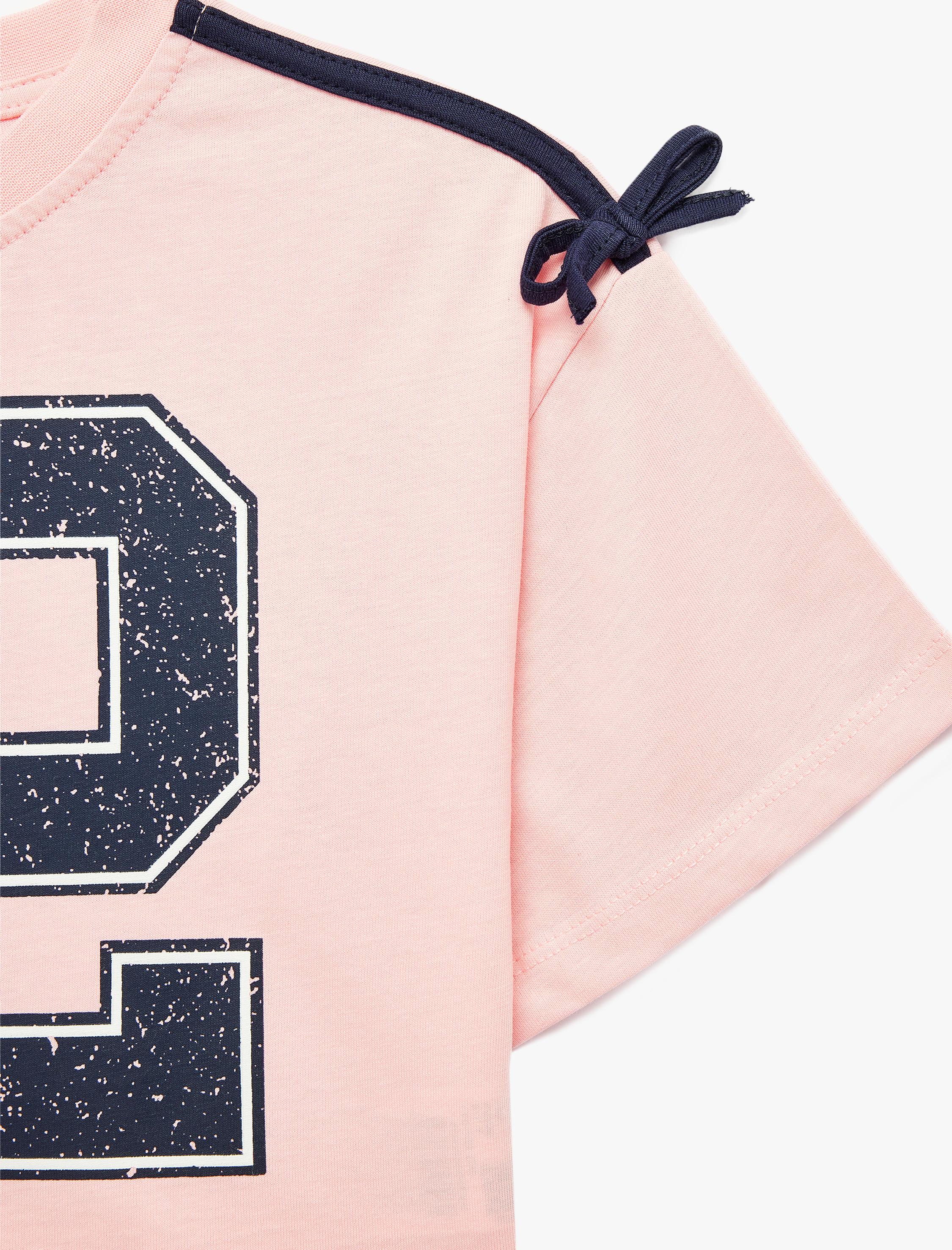  Kız Çocuk Pamuklu Kısa Kollu Bisiklet Yaka Fiyonk Detaylı Baskılı Tişört