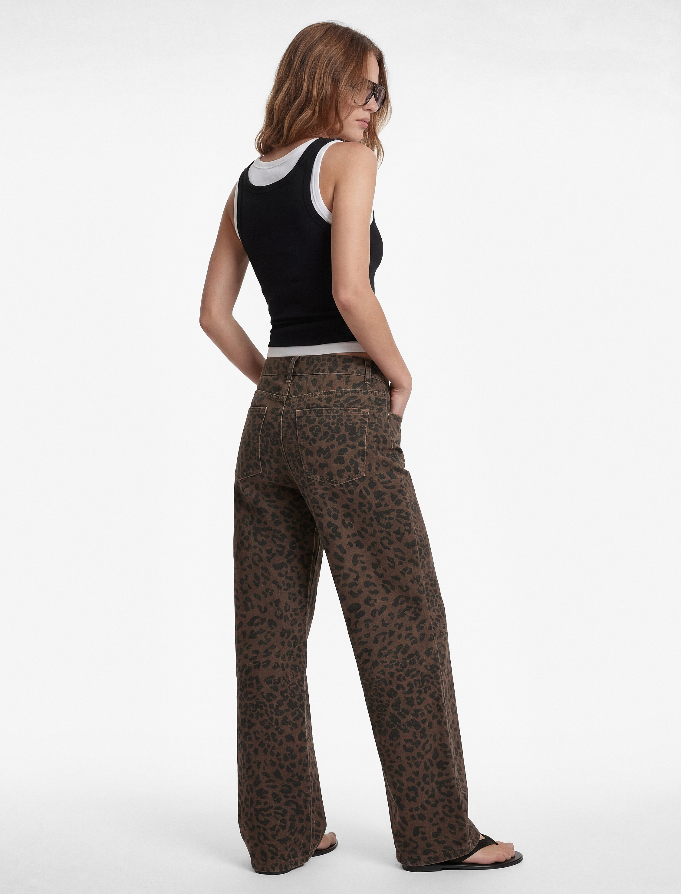   Koton X Sima Tarkan -  Pamuklu Düğmeli Cepli Bol Kalıp Leopar Desenli Jean Pantolon