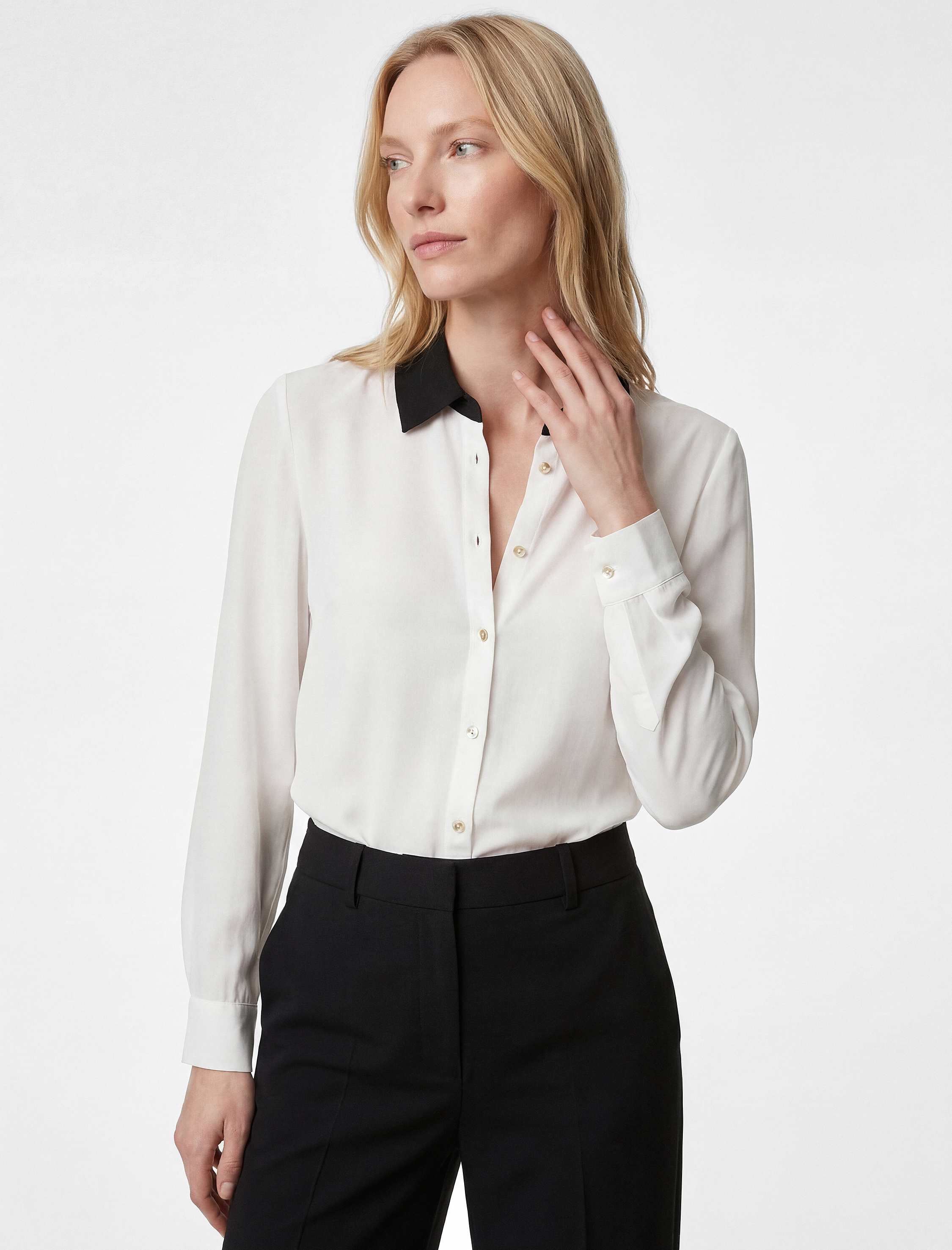   Yaka Detaylı Düğmeli Uzun Kollu Gömlek