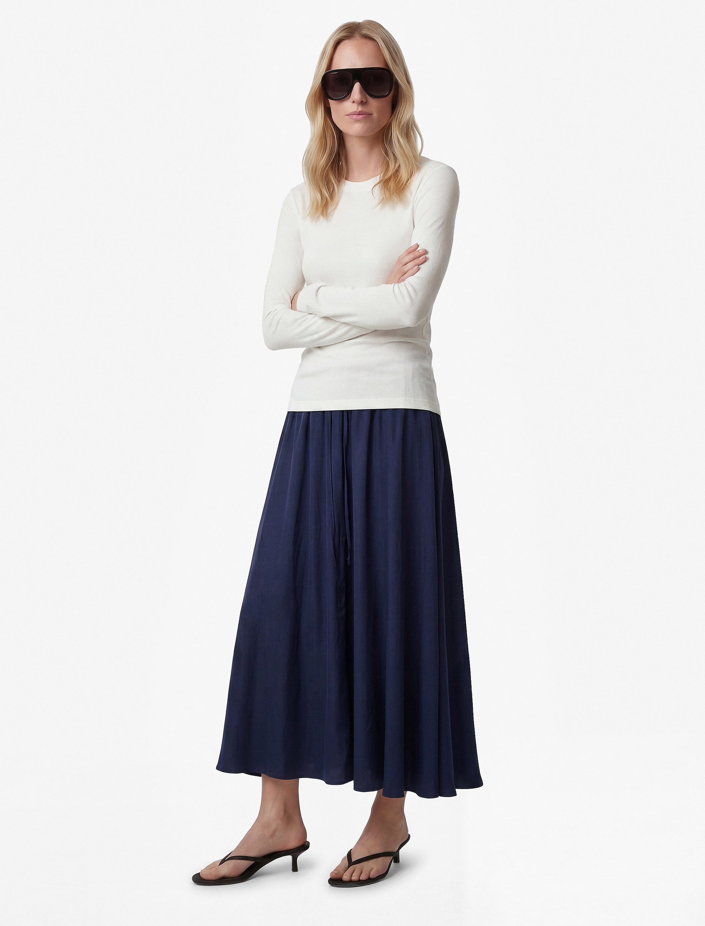   Beli Bağcıklı Kloş Uzun Saten Etek