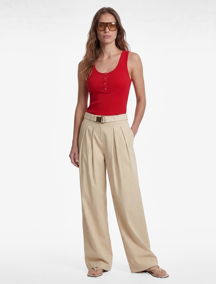  Düğme Detaylı U Yaka Kolsuz İnce Triko Bluz