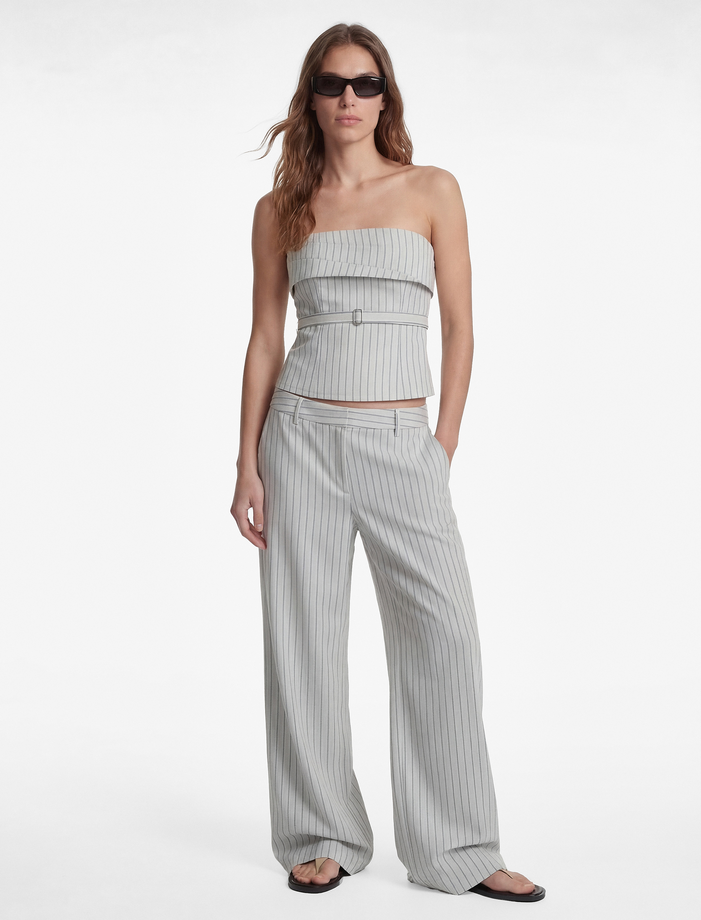   Kemer Detaylı Çizgili Straplez Crop Bluz