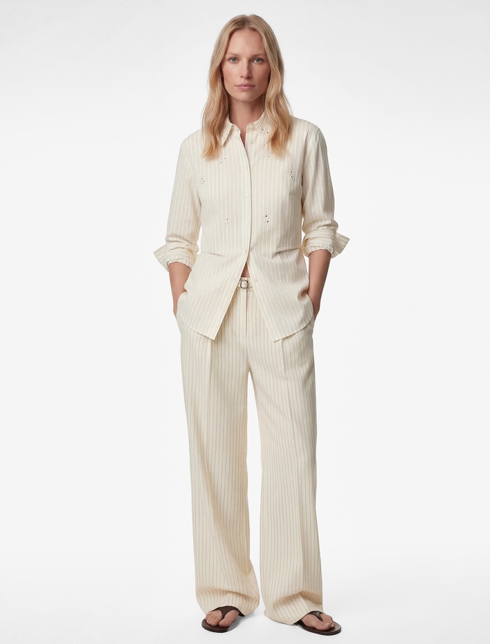  Regular Fit Uzun Kollu Klasik Yaka Çiçek Nakışlı Düğmeli Çizgili Gömlek