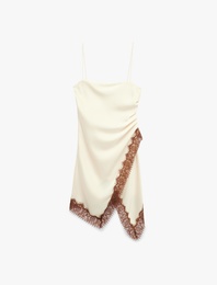 Slim Fit Kolsuz Kare Yaka Dantel Detaylı Asimetrik Saten Elbise