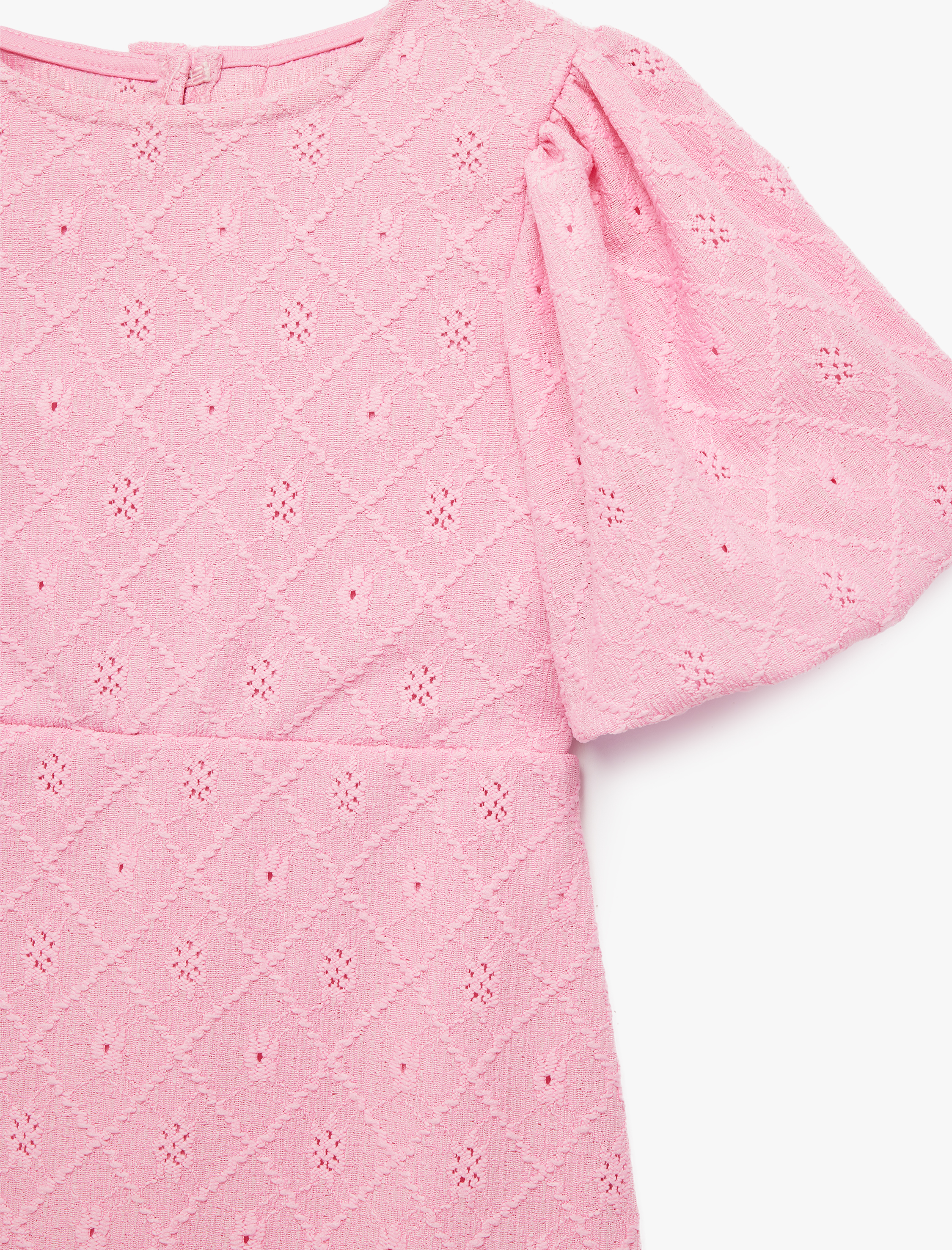  Kız Çocuk Fiyonklu Pencere Detaylı Kısa Kollu Bisiklet Yaka Brodeli Elbise