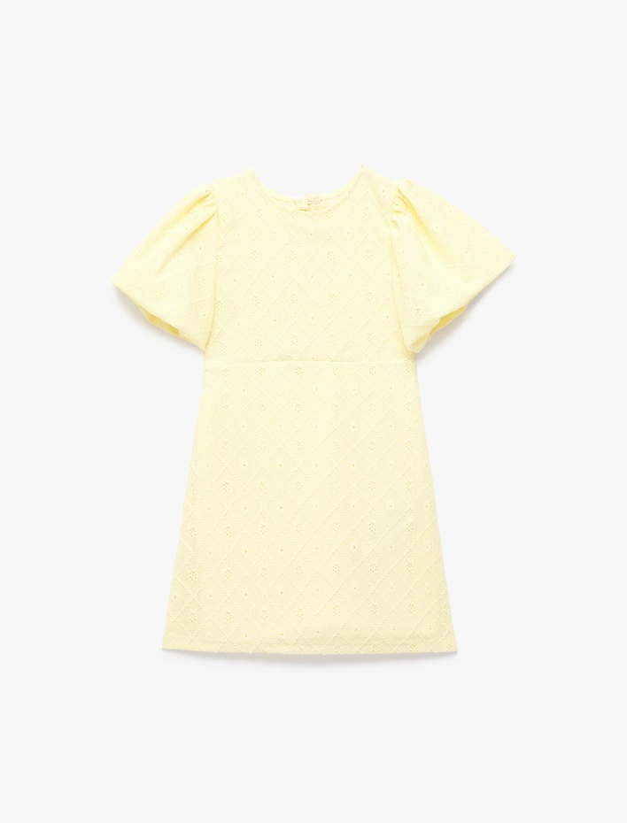 Kız Çocuk Fiyonklu Pencere Detaylı Kısa Kollu Bisiklet Yaka Brodeli Elbise