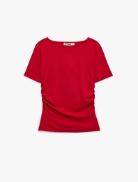 Kayık Yaka Kısa Kollu Slim Fit Pamuklu Büzgülü Tişört