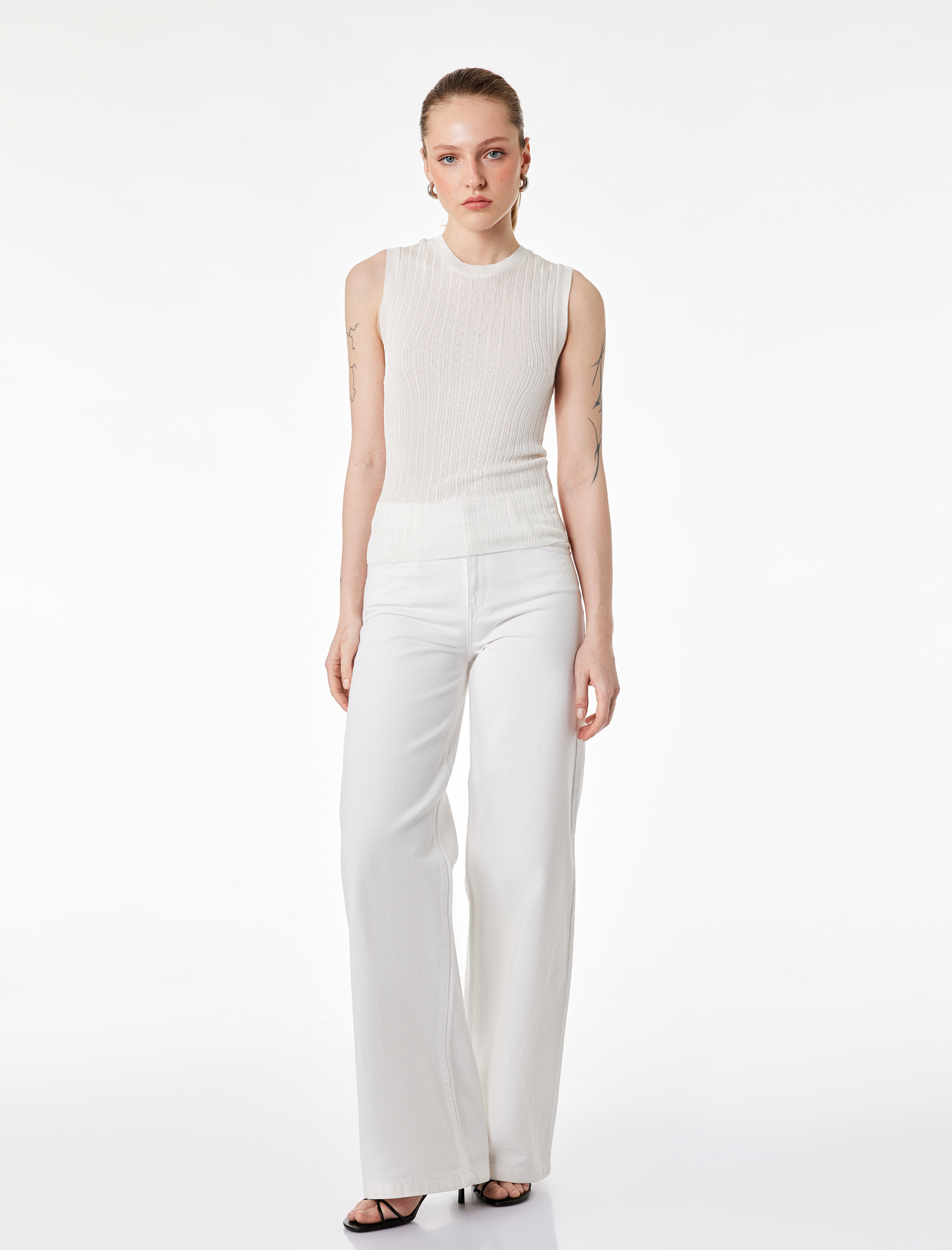   Bisiklet Yaka Kolsuz Triko Bluz