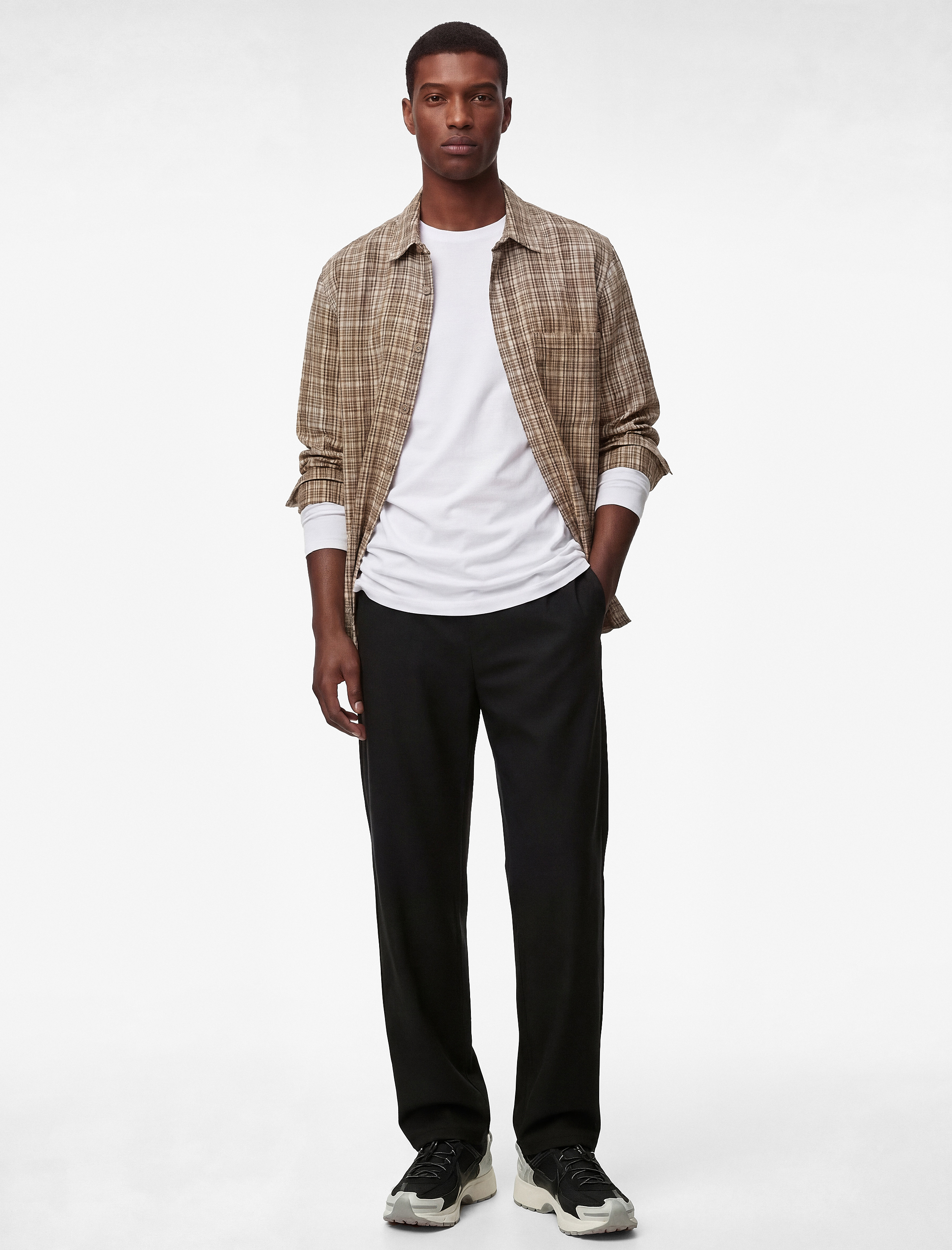   Rahat Kalıp Cep Detaylı Kısa Kollu Klasik Yaka Gofre Kumaş Kareli Gömlek