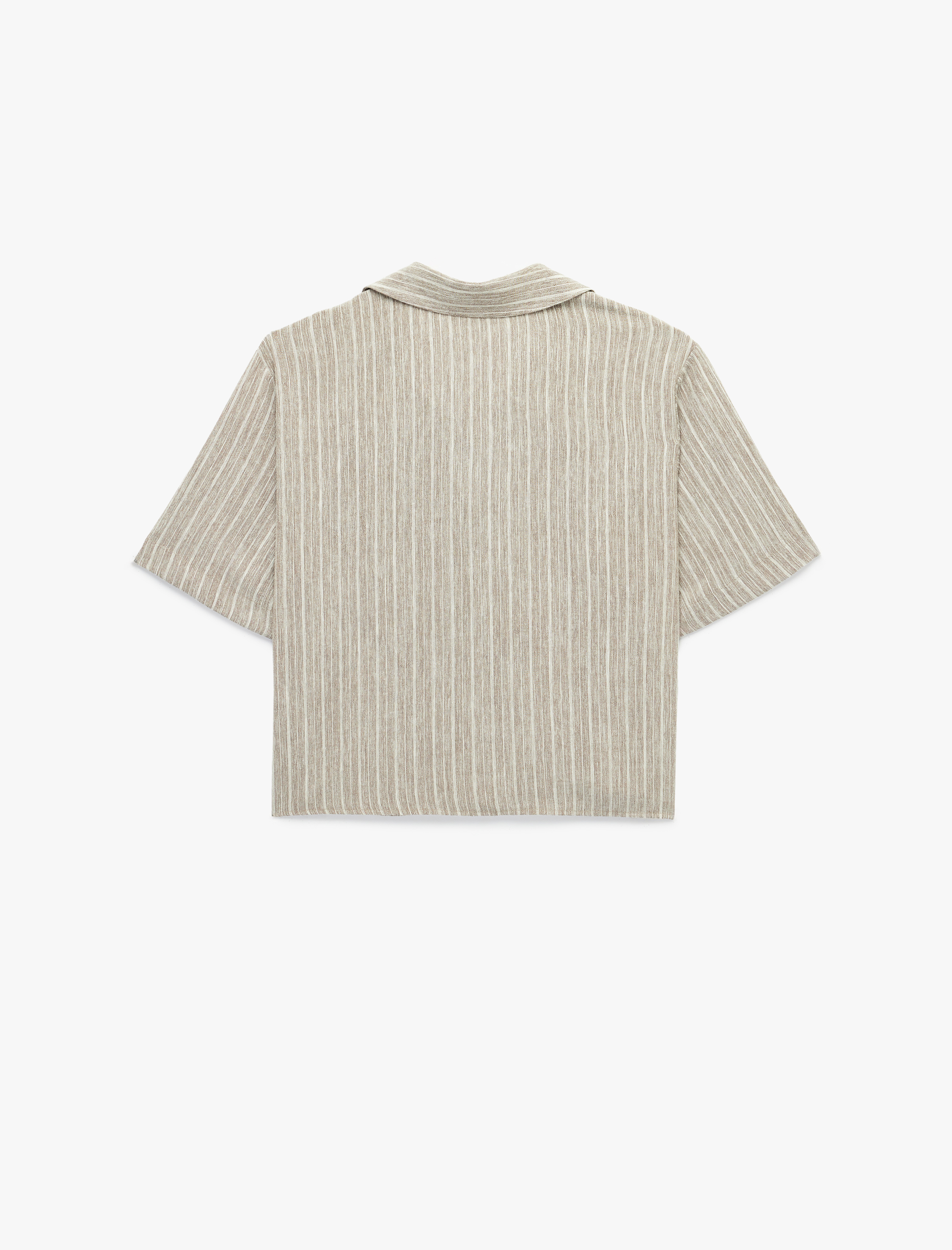   Regular Fit Kaçık Yaka Kısa Kollu Crop Gömlek