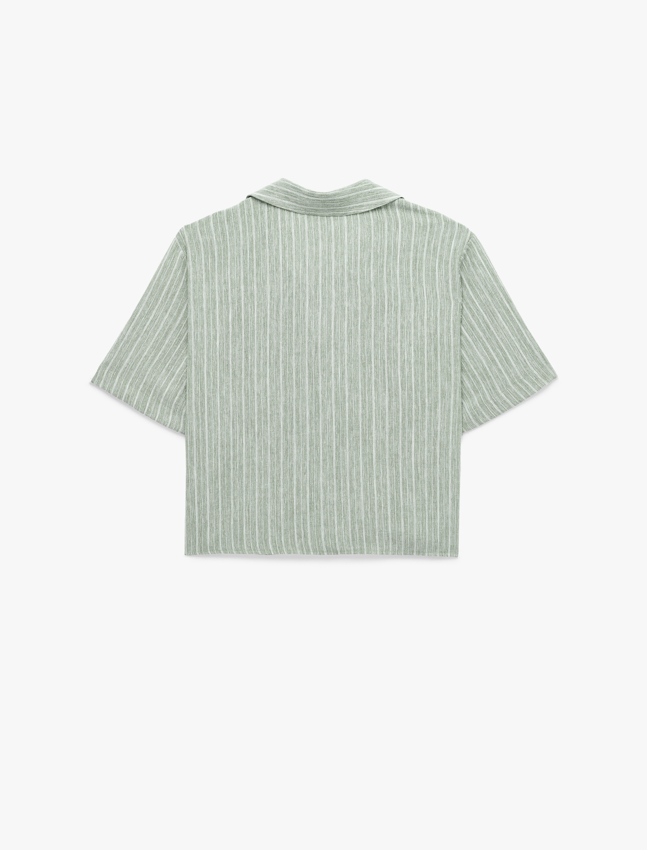   Regular Fit Kaçık Yaka Kısa Kollu Crop Gömlek