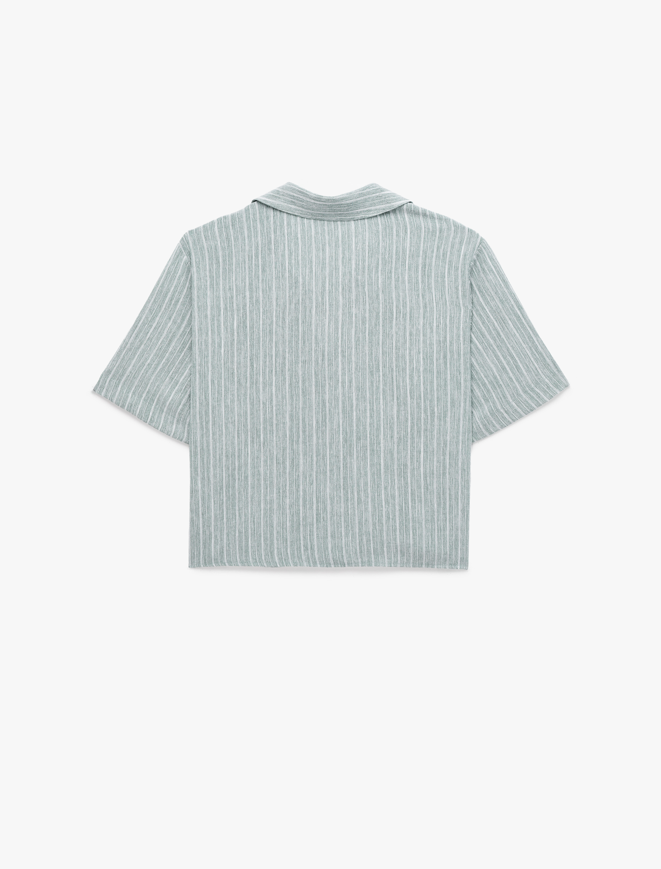   Regular Fit Kaçık Yaka Kısa Kollu Crop Gömlek