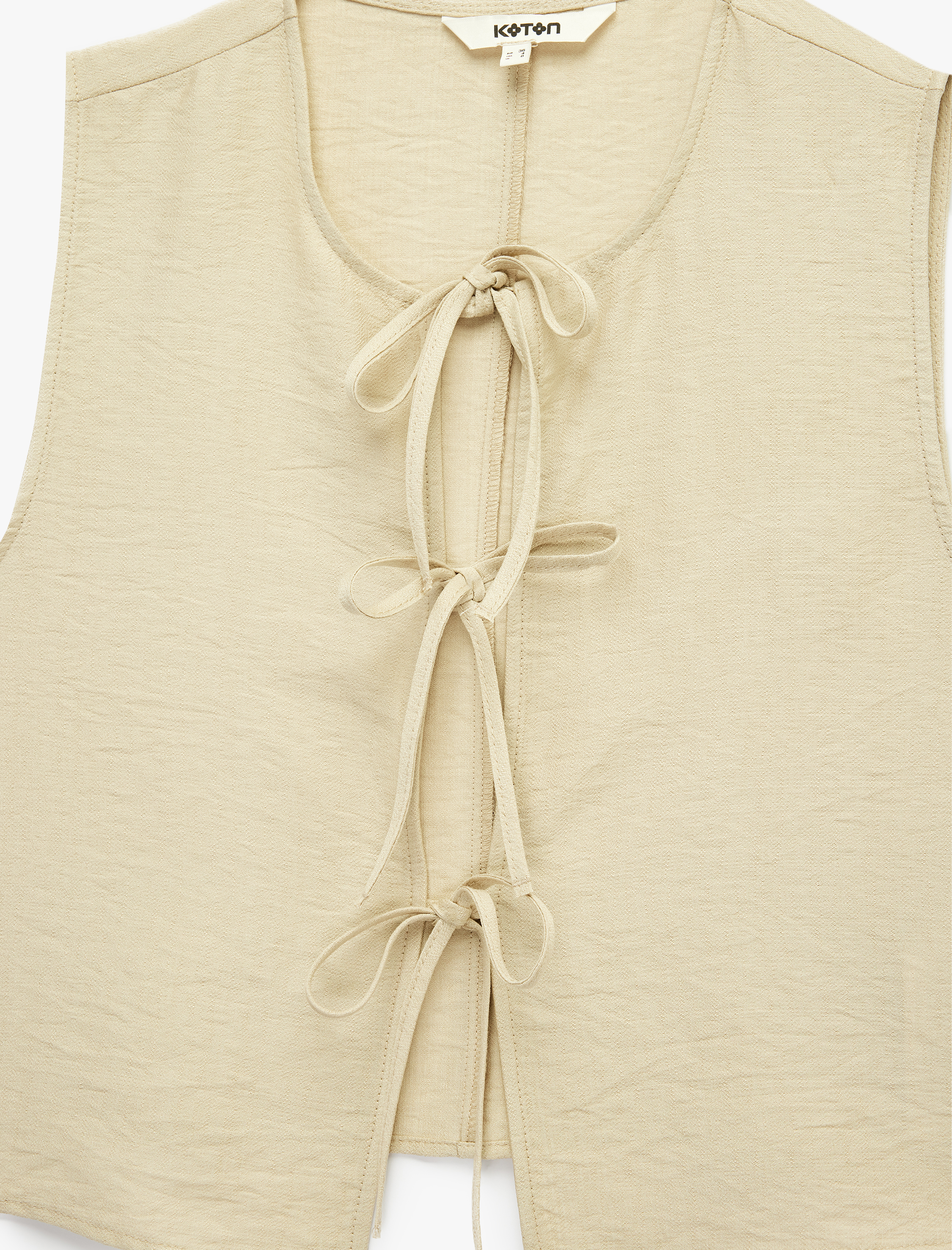   Önden Bağlamalı Fiyonk Detaylı Yuvarlak Yaka Viskon Crop Yelek