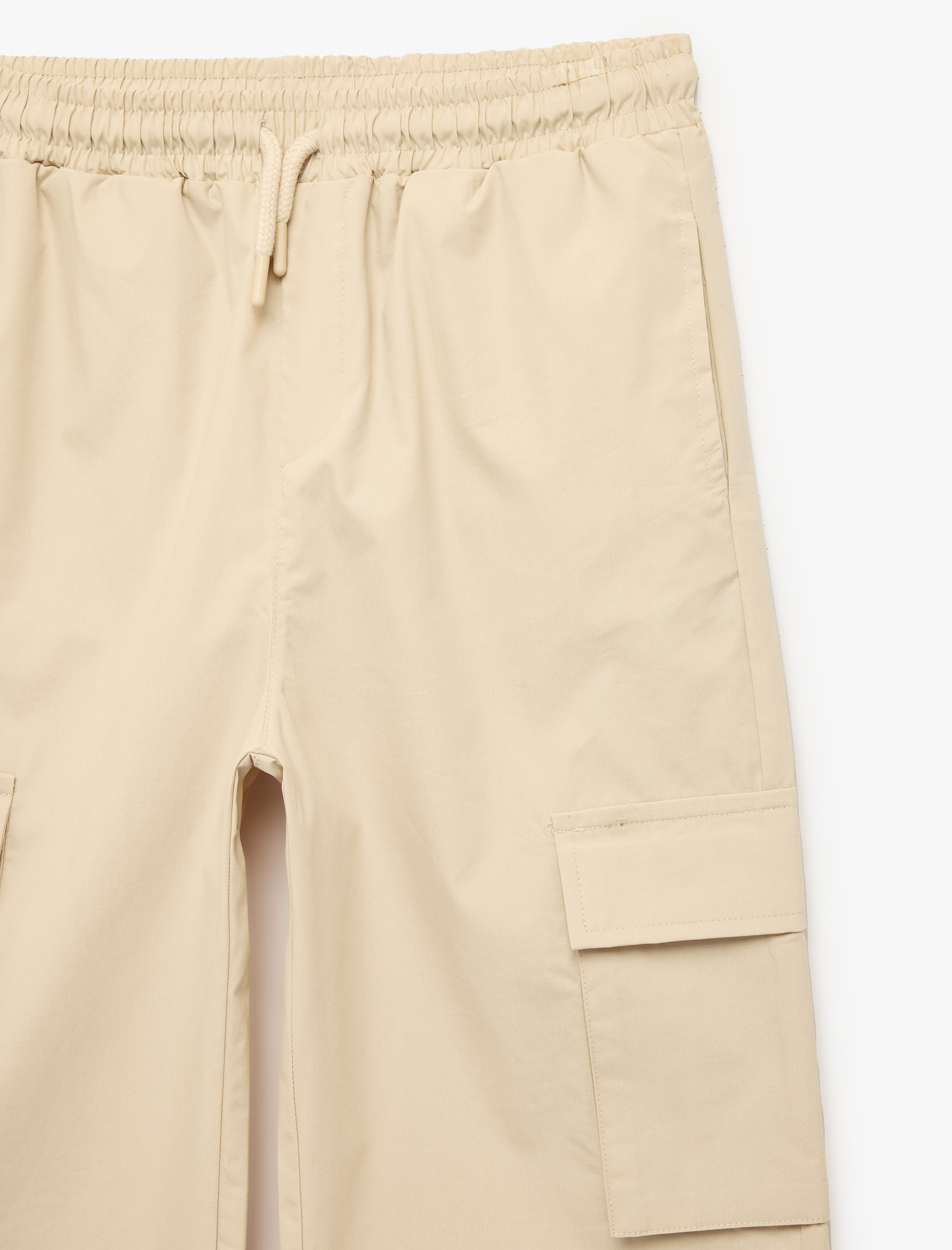  Erkek Çocuk Pamuklu Kapaklı Cep Detaylı Beli Bağcıklı Oversize Jogger Pantolon