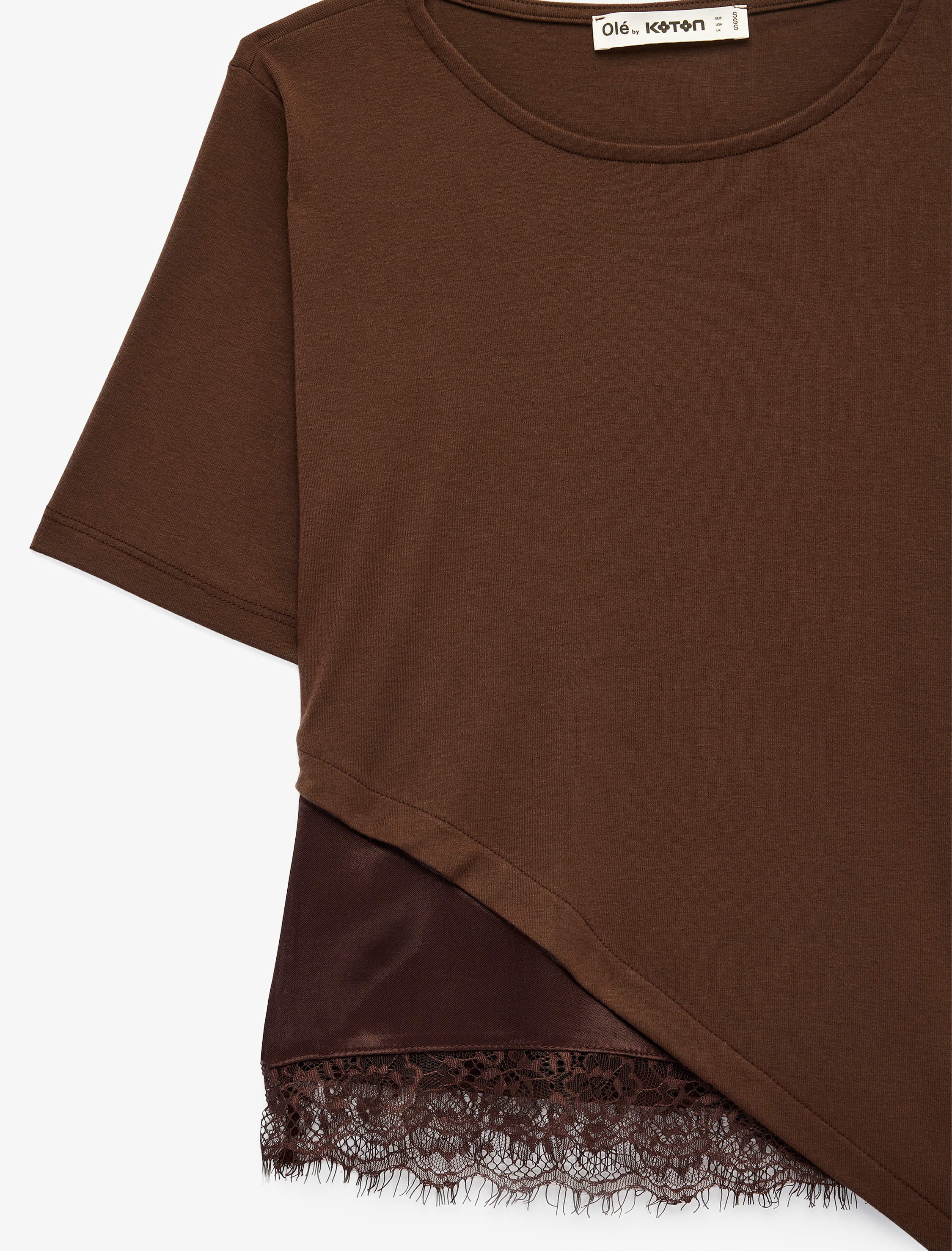   Kısa Kollu Bisiklet Yaka Asimetrik Kesim Dantelli Tişört