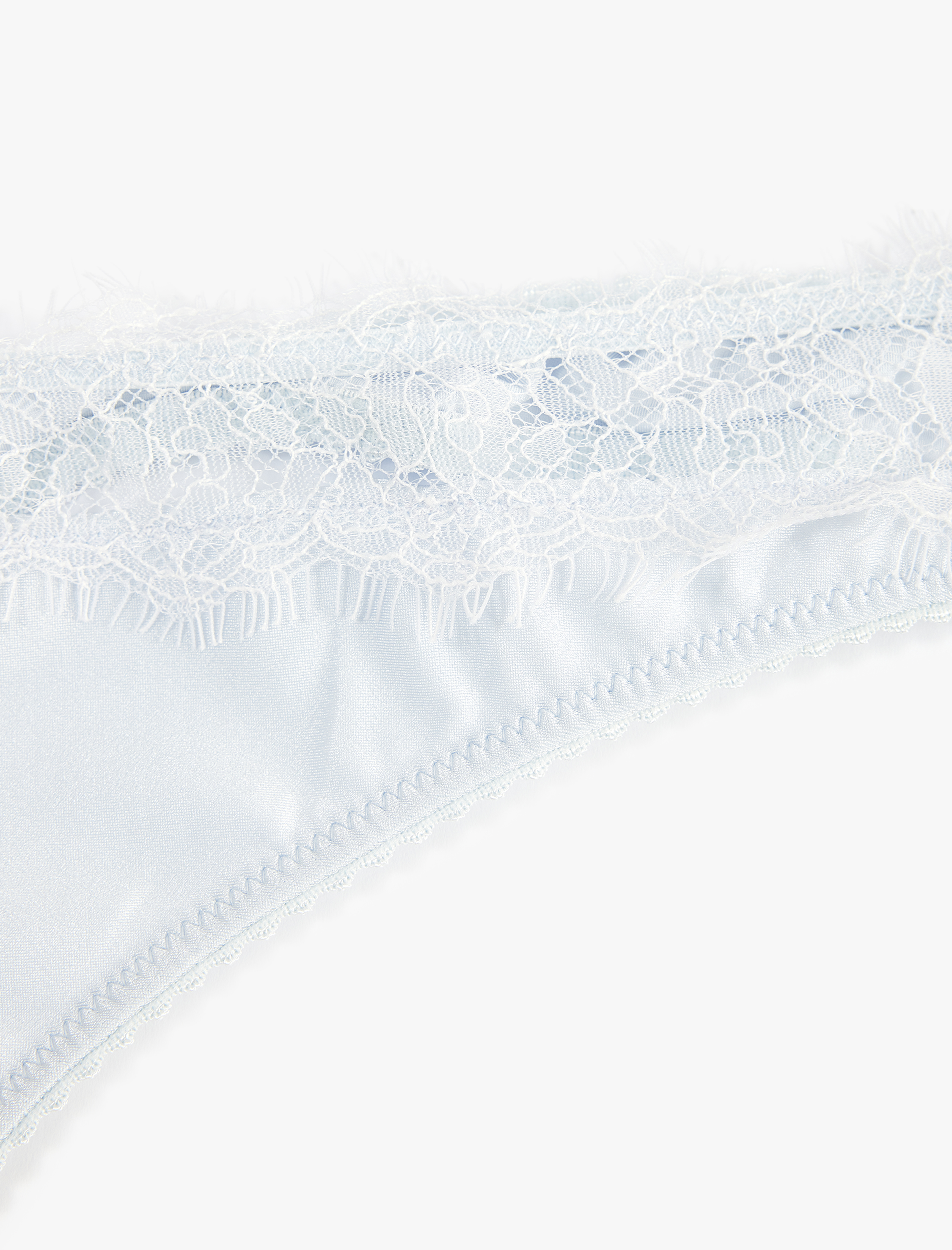   Dantel Detaylı Rahat Kalıp String Külot