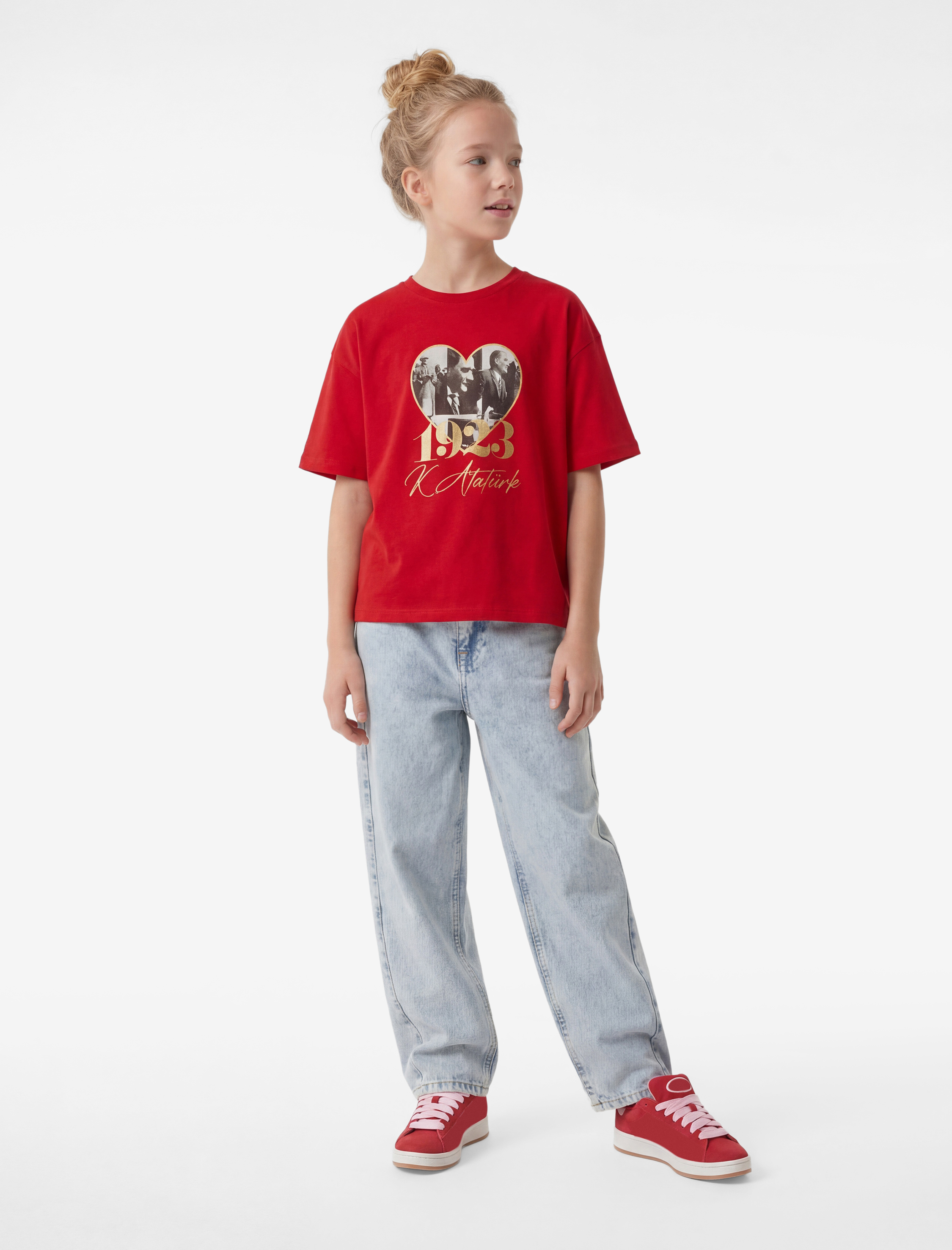  Kız Çocuk Pamuklu Kısa Kollu Bisiklet Yaka Kalpli Atatürk Baskılı Tişört