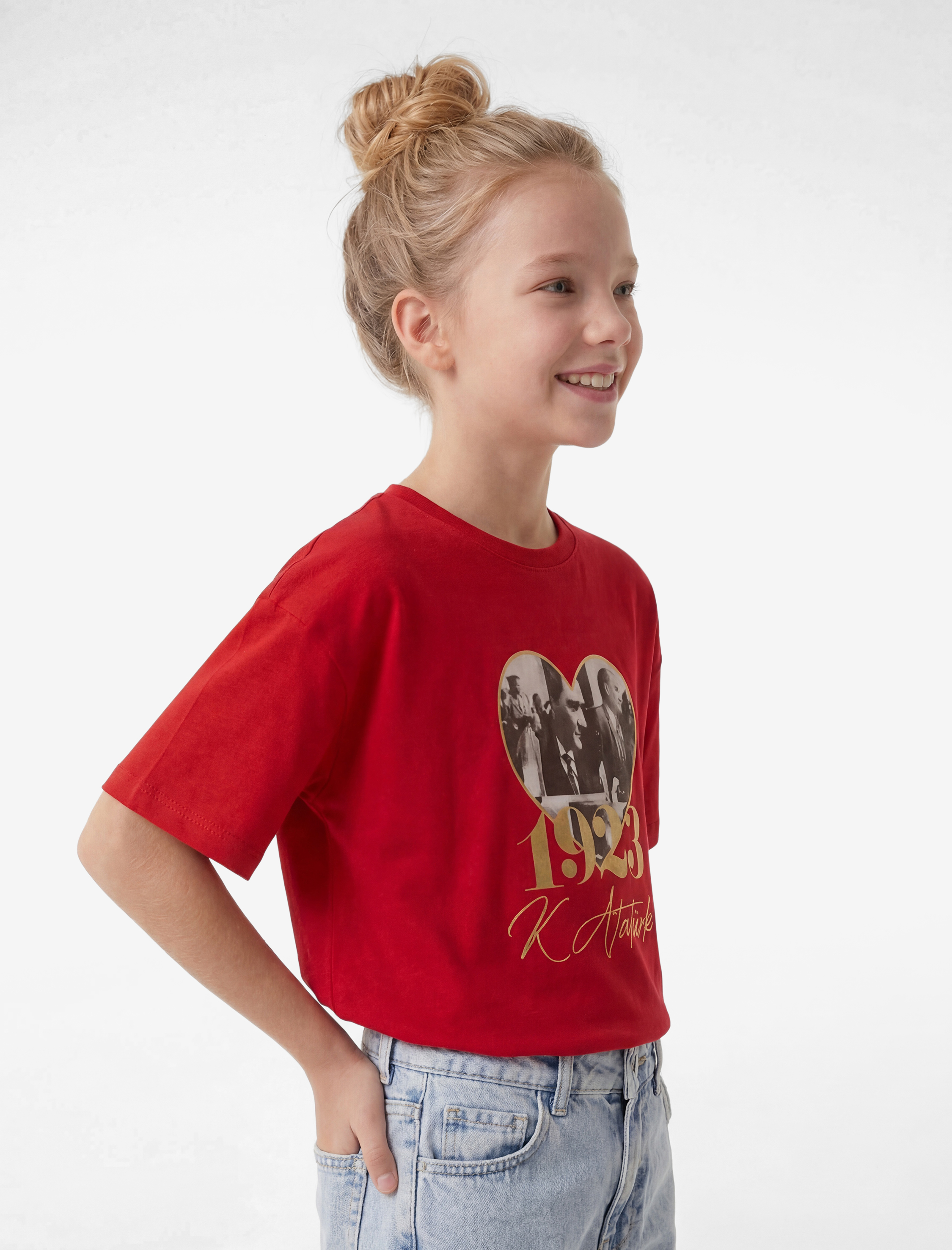  Kız Çocuk Pamuklu Kısa Kollu Bisiklet Yaka Kalpli Atatürk Baskılı Tişört