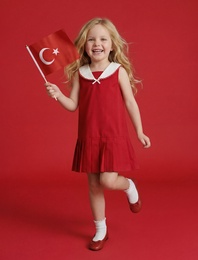 Pamuklu Kolsuz Bebe Yaka A Kesim Pileli Elbise