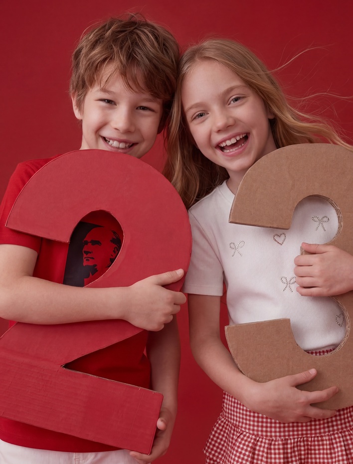 Kız Çocuk Pamuklu Kısa Kollu Bisiklet Yaka Kalp ve Fiyonk Aksesuar Detaylı Tişört