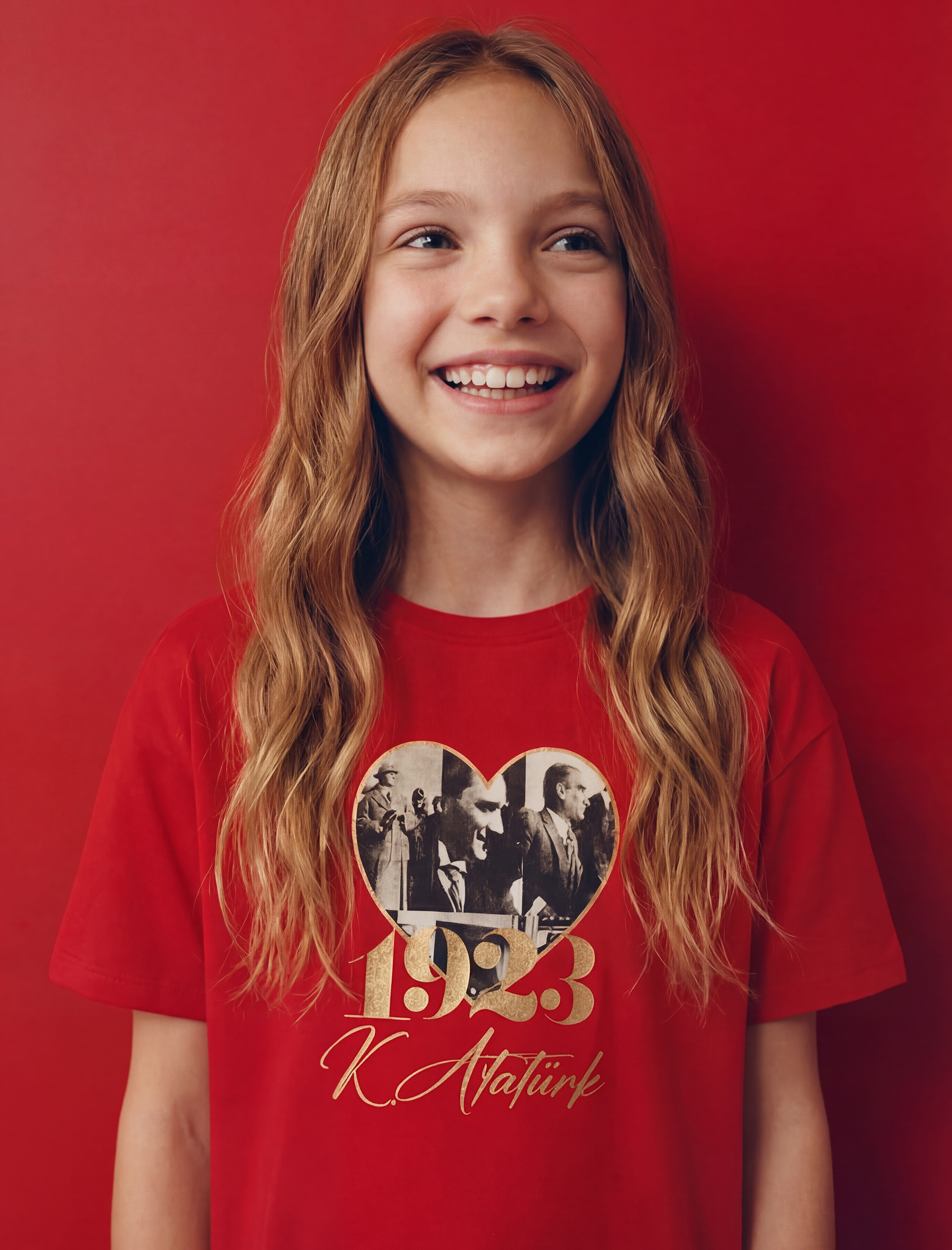 Kız Çocuk Pamuklu Kısa Kollu Bisiklet Yaka Kalpli Atatürk Baskılı Tişört
