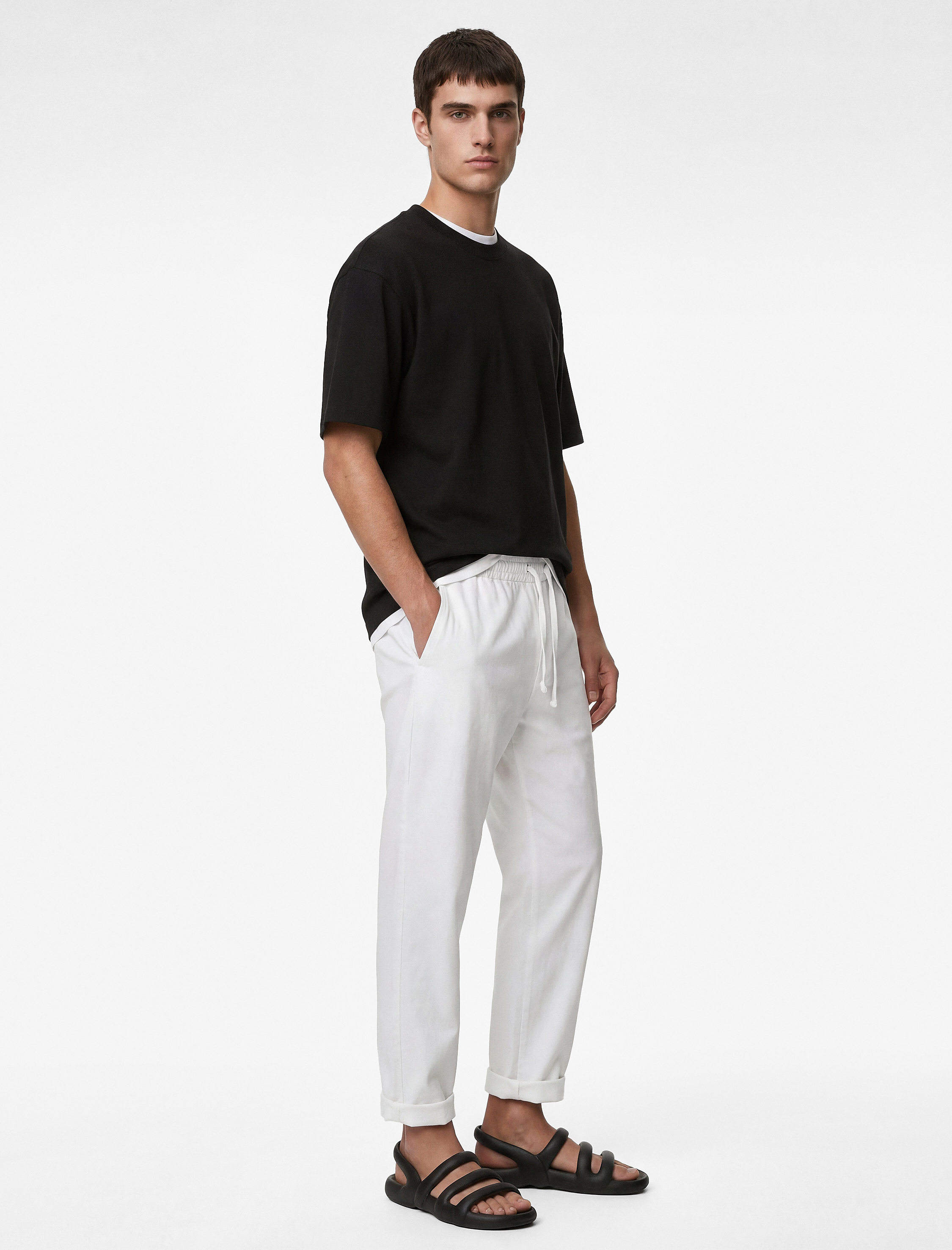   Kısa Kollu Pamuklu Tok Kumaş Bisiklet Yaka Oversize Basic Tişört