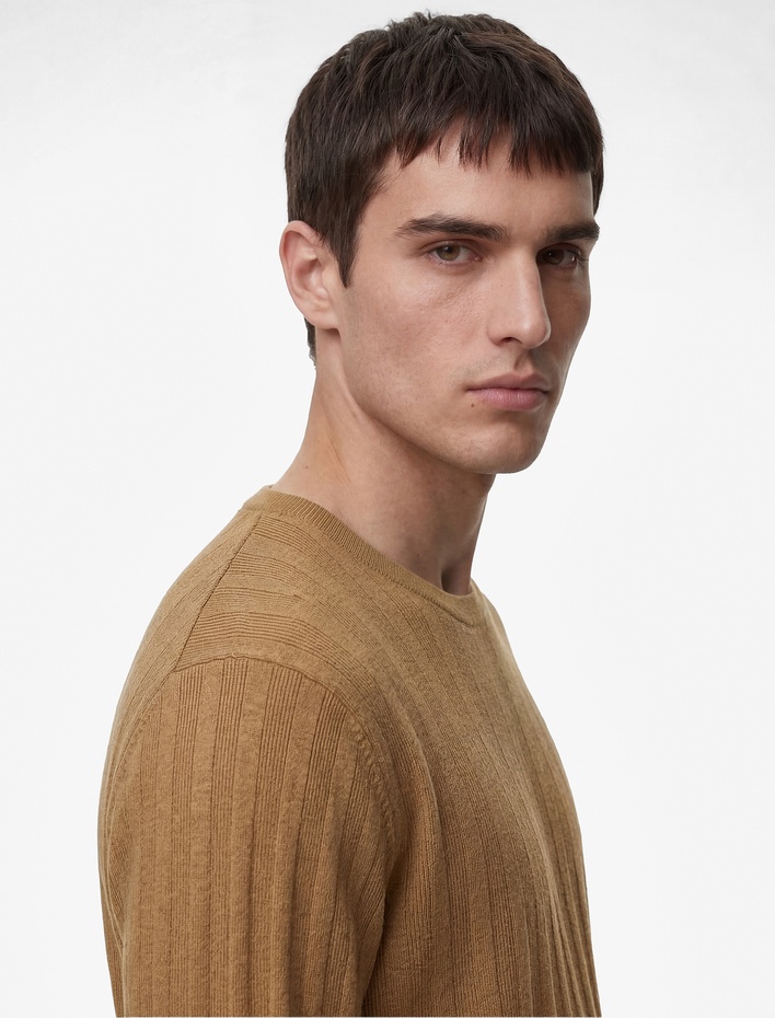  Regular Fit Kısa Kollu Dokulu Bisiklet Yaka Tişört