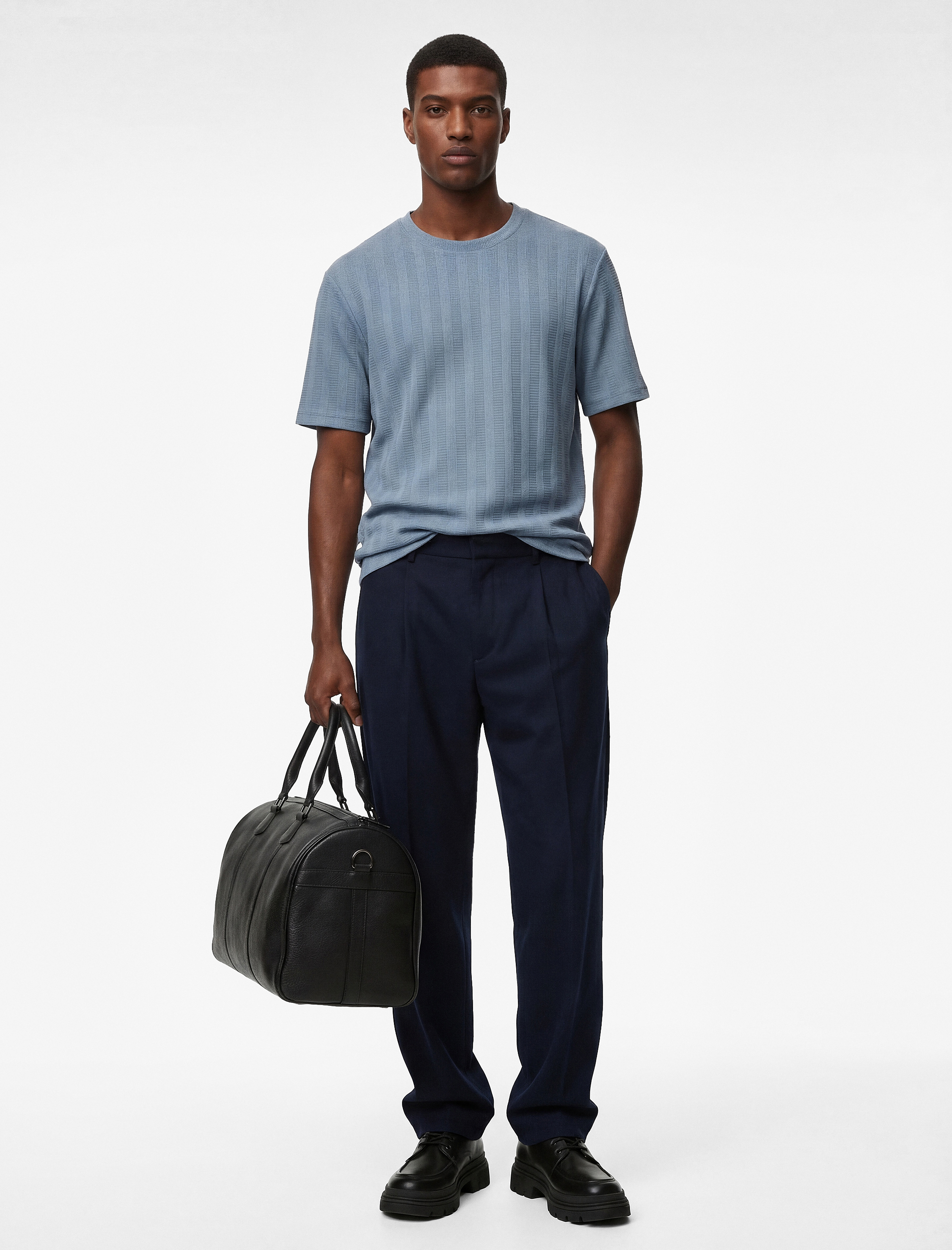   Regular Fit Kısa Kollu Dokulu Bisiklet Yaka Tişört