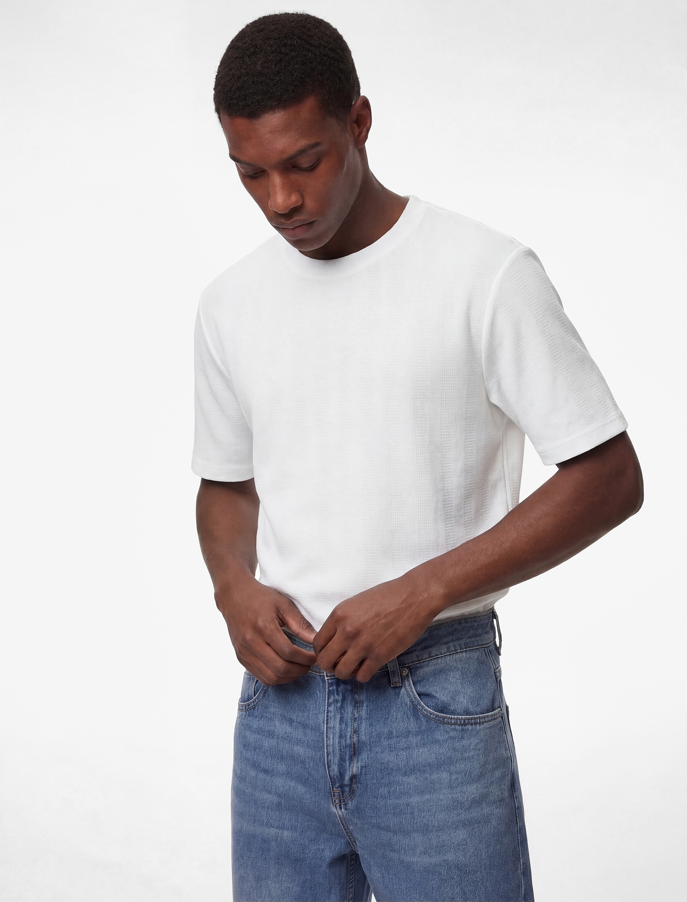   Regular Fit Kısa Kollu Dokulu Bisiklet Yaka Tişört