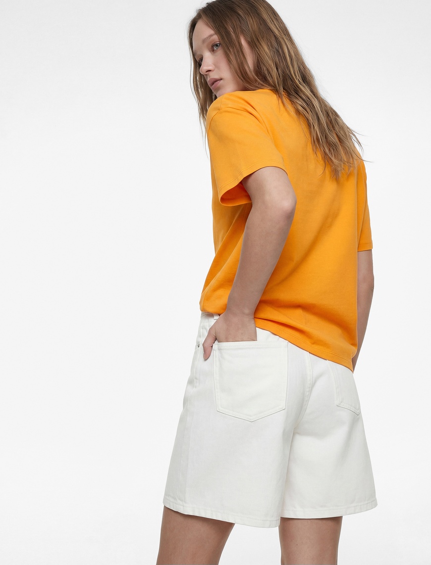 Koton Kadın Rahat Kalıp Kısa Kollu Bisiklet Yaka Pamuklu Basic T-Shirt