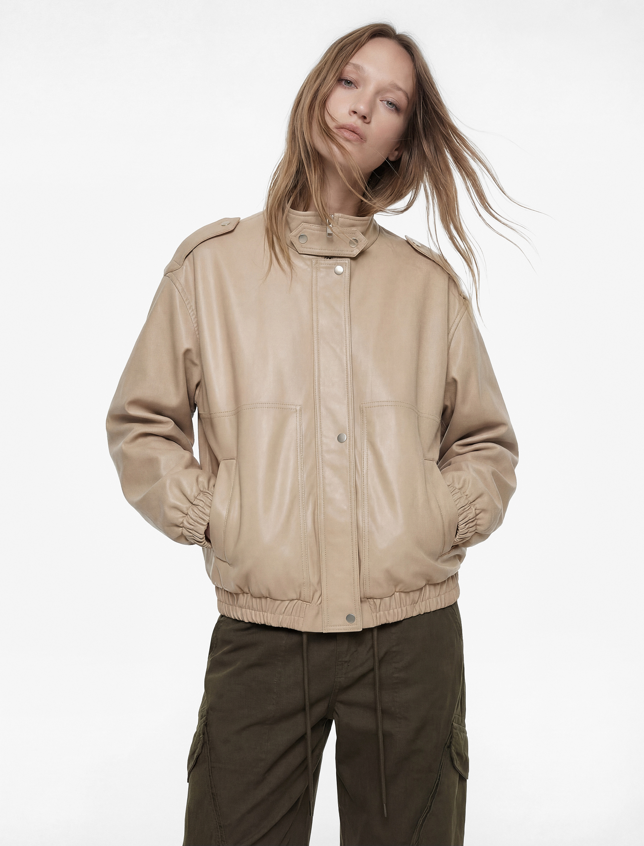   Fermuarlı Uzun Kollu Cep Detaylı Dik Yaka Oversize Suni Deri Ceket