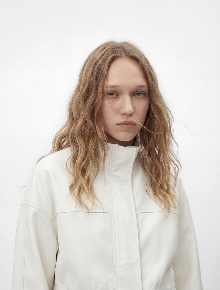  Cep Detaylı Fermuarlı Büzgülü Dik Yaka Mevsimlik Ceket