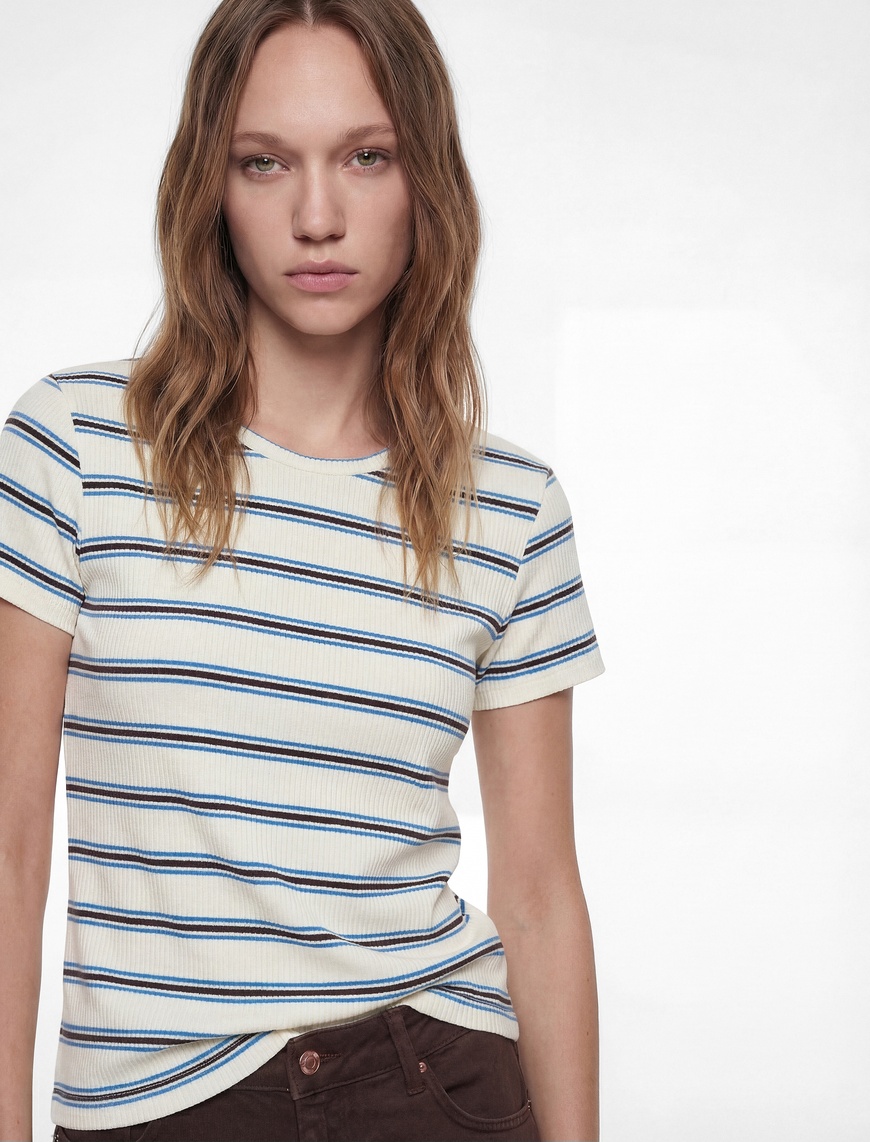 Koton Kadın Çizgili Pamuklu Bisiklet Yaka Kısa Kollu Slim Fit T-Shirt