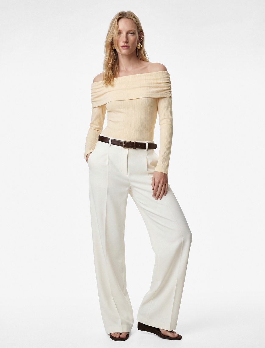 Koton Kadın Slim Fit Drape Detaylı Uzun Kollu Madonna Yaka Omzu Açık Bodysuit
