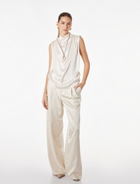 Dik Yaka Kolsuz Drape Detaylı Saten Bluz