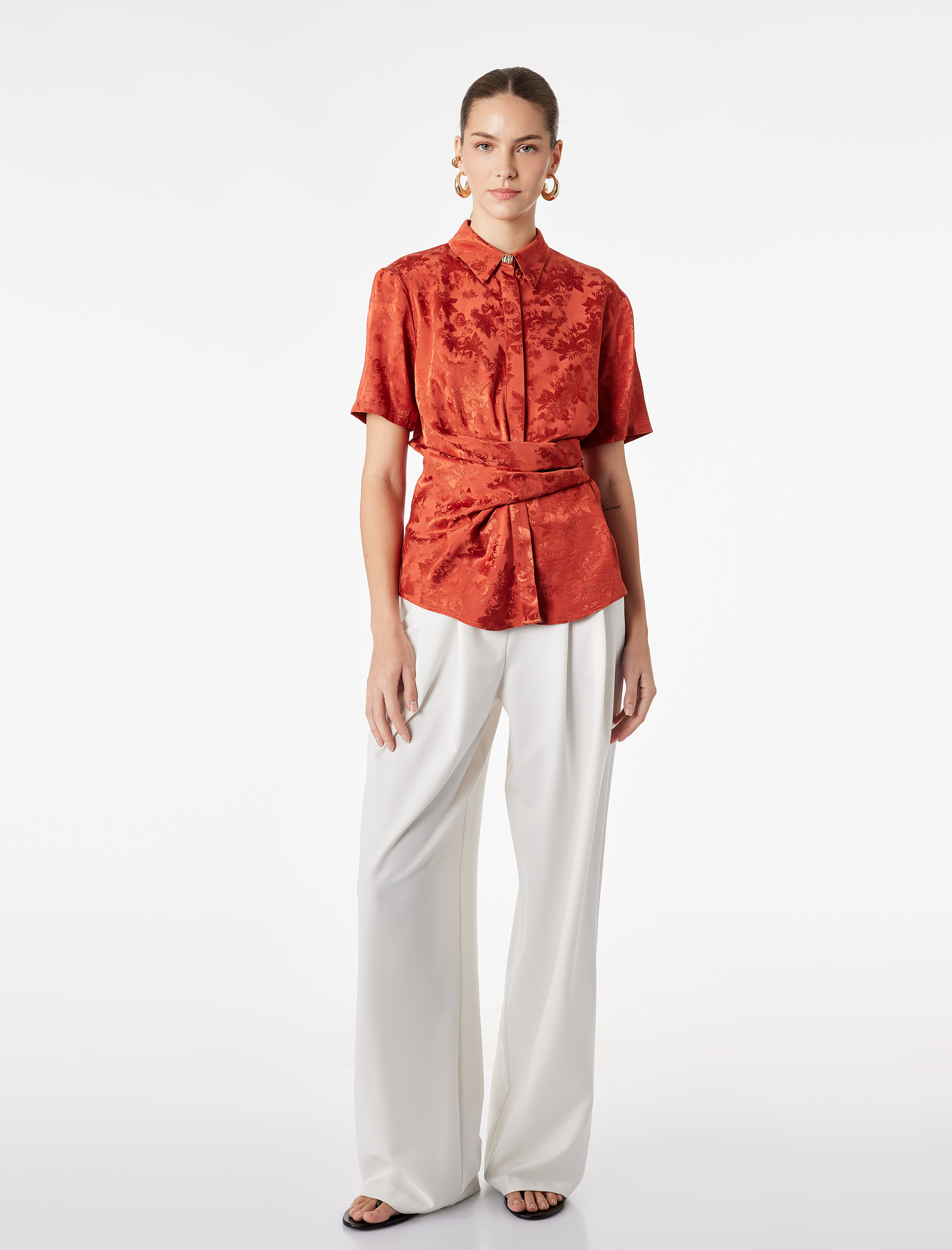 Viskon Kumaş Floral Dokulu Aksesuarlı Kısa Kollu Gömlek - Görsel 2