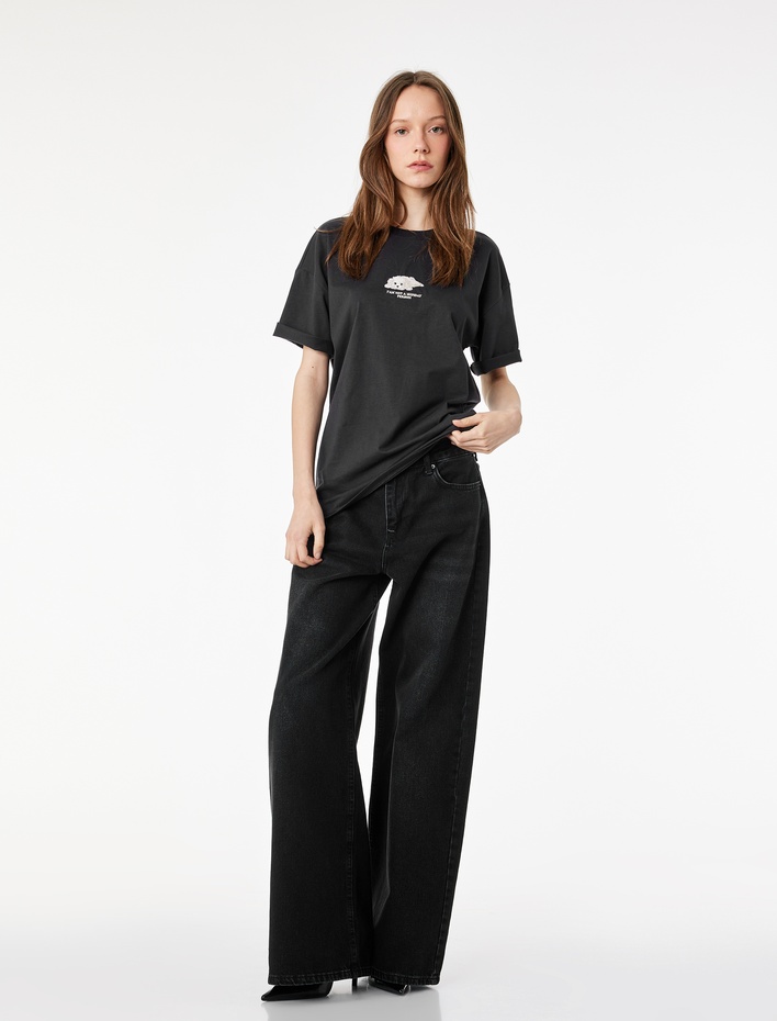  Rahat Kalıp Kısa Kollu Pamuklu Bisiklet Yaka Nakışlı Tişört