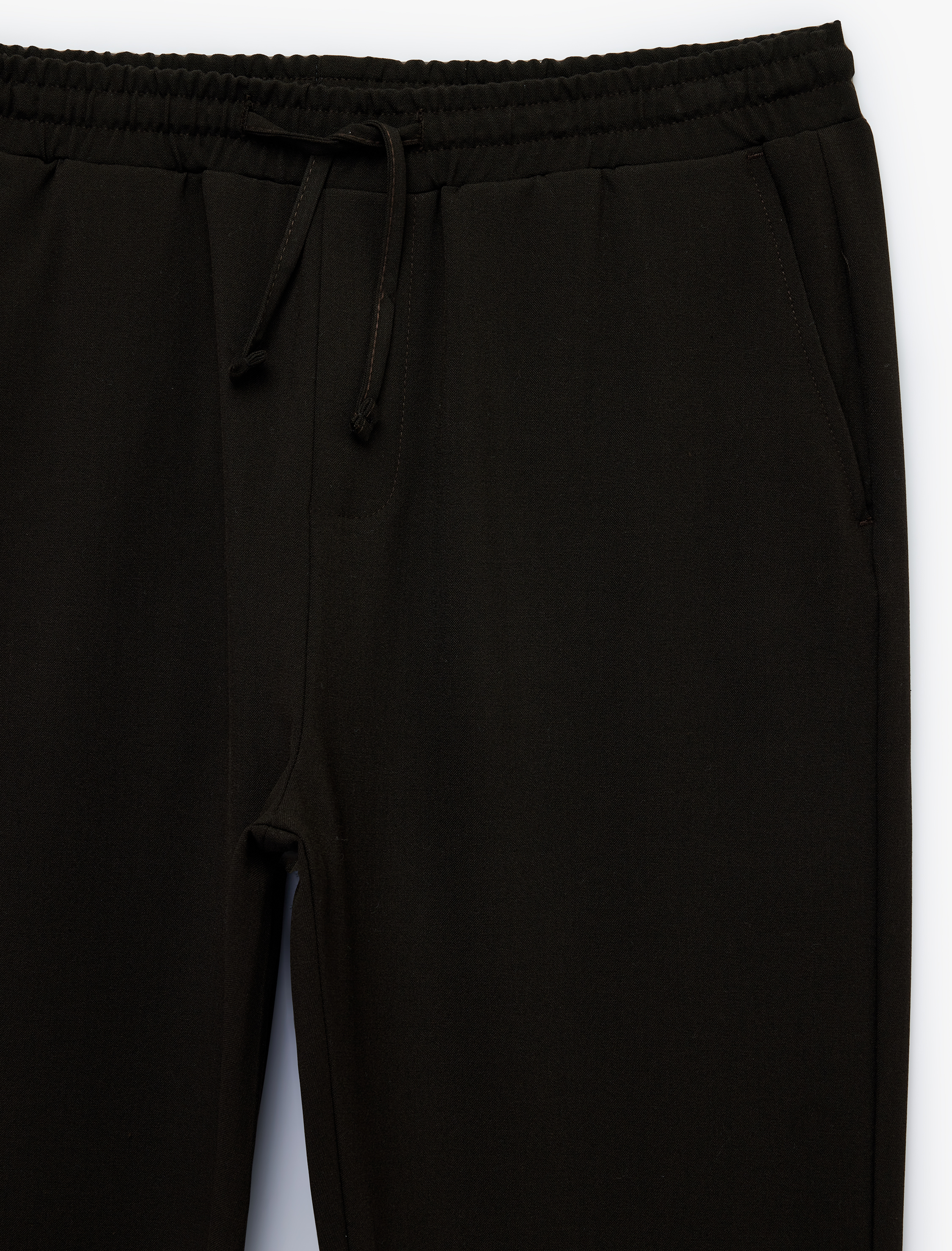   Regular Fit Viskon Karışımlı Cepli Beli Bağcıklı Kumaş Pantolon