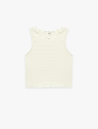 Kolsuz Bürümcük Fırfır Detaylı Bisiklet Yaka Crop Atlet