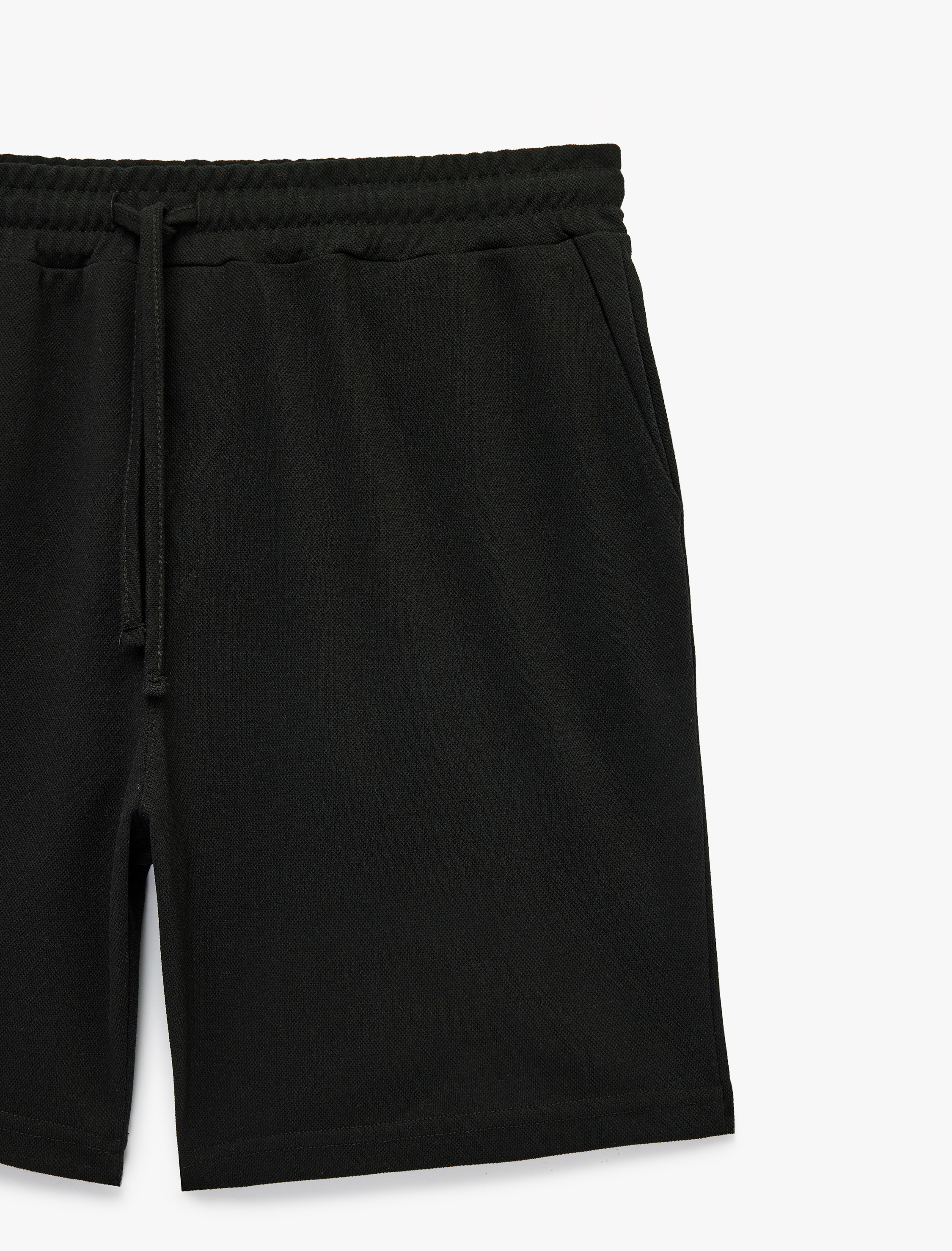   Straight Fit Cepli Pike Kumaş Bermuda Beli Bağcıklı Spor Şort