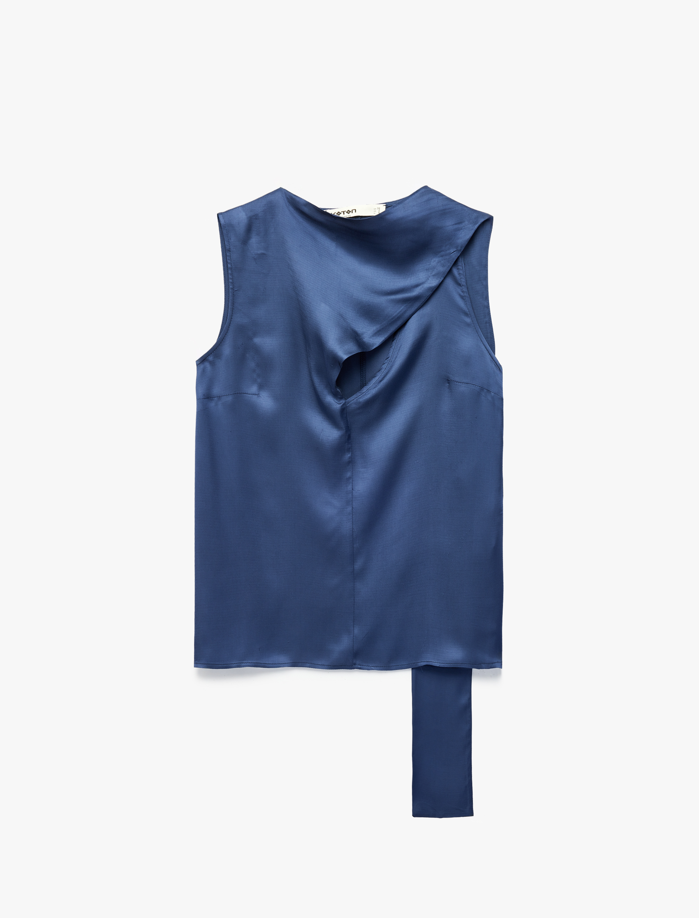   Fular Detaylı Viskon Bisiklet Yaka Kolsuz Saten Bluz