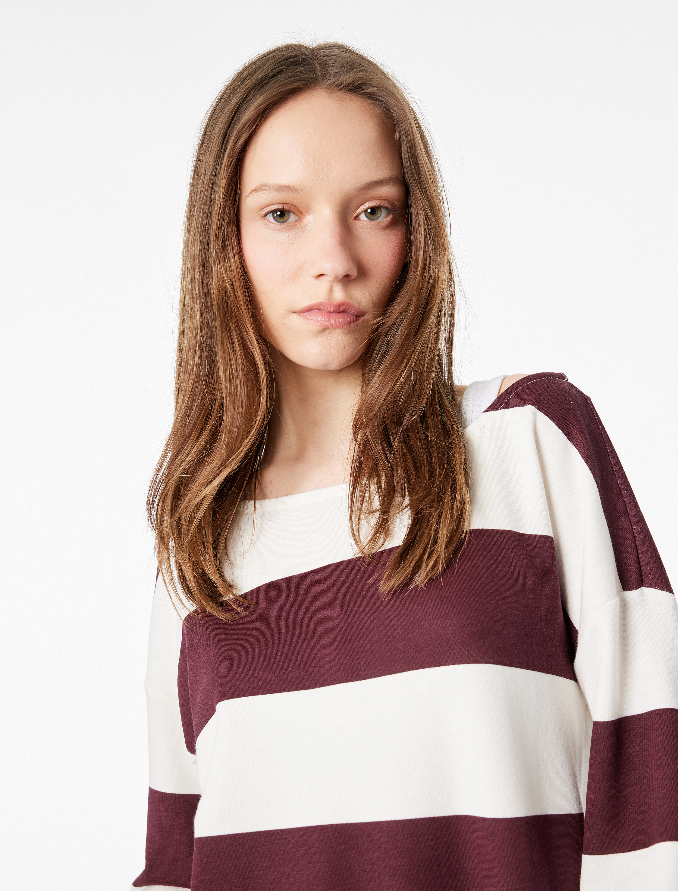   Rahat Kalıp Modal Karışımlı Omzu Açık Kayık Yaka Sweatshirt