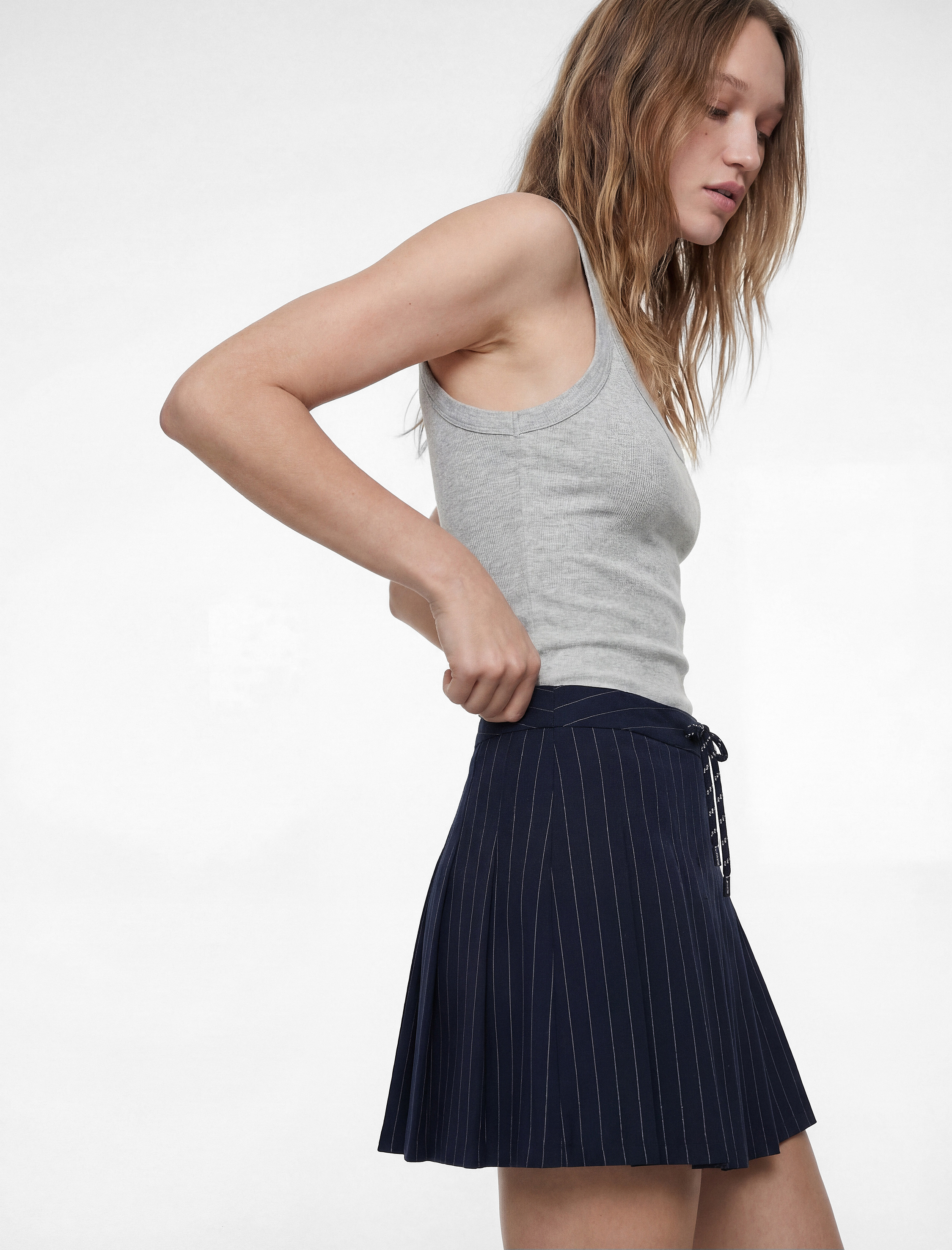   Slim Fit Kolsuz U Yaka Çıt Çıt Detaylı Body