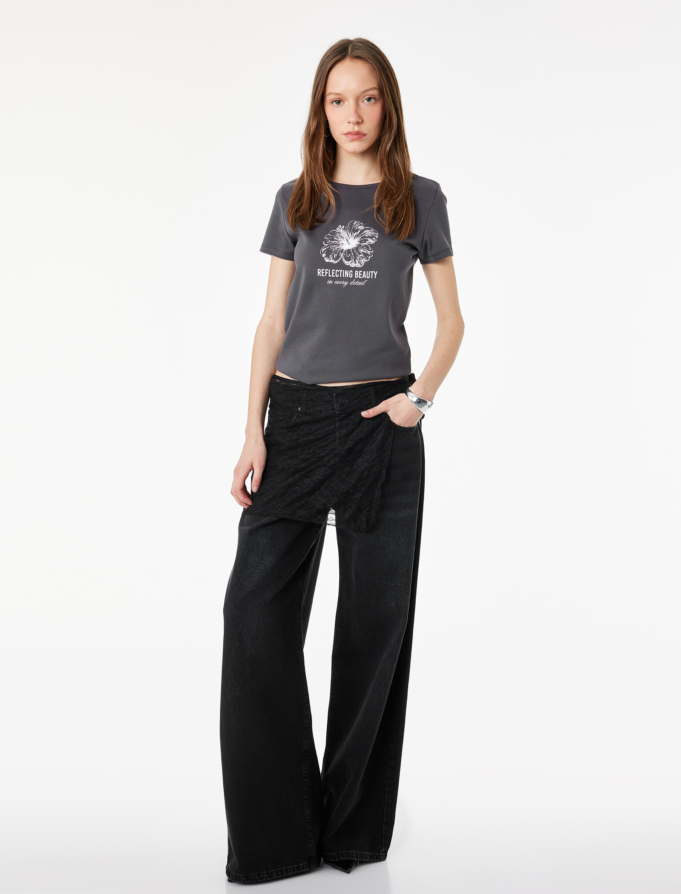   Slim Fit Kısa Kollu Bisiklet Yaka Pamuklu Hibiskus Baskılı Tişört